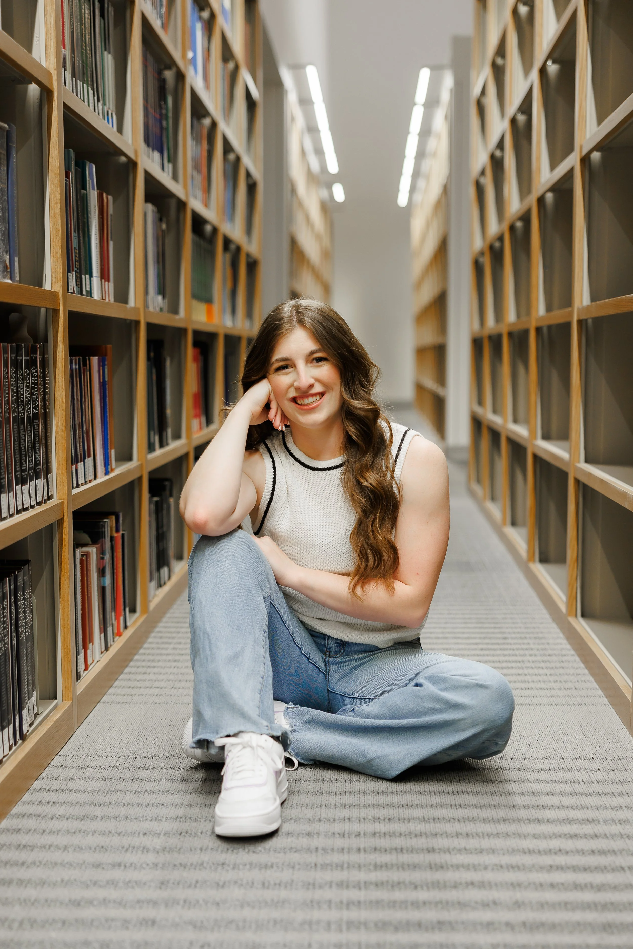 Ideas-for-Grad-Photos-at-Texas-Christian-University-senior-senior-photos-in-library