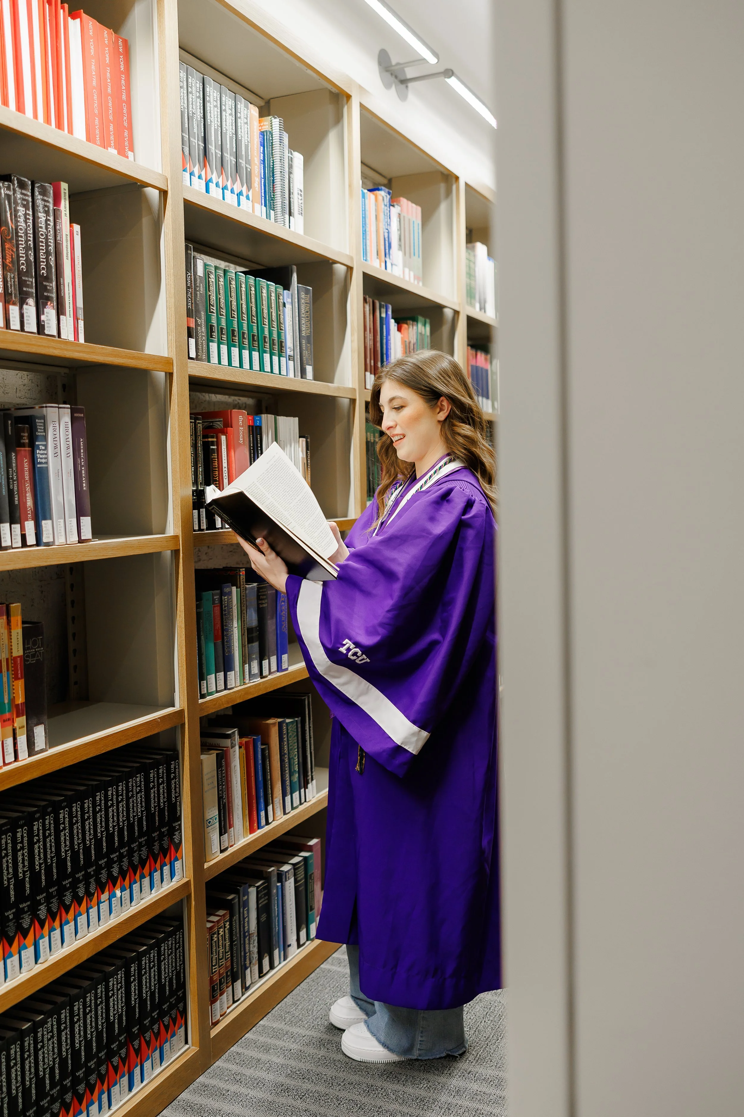 Ideas-for-Grad-Photos-at-Texas-Christian-University-senior-candid-photography