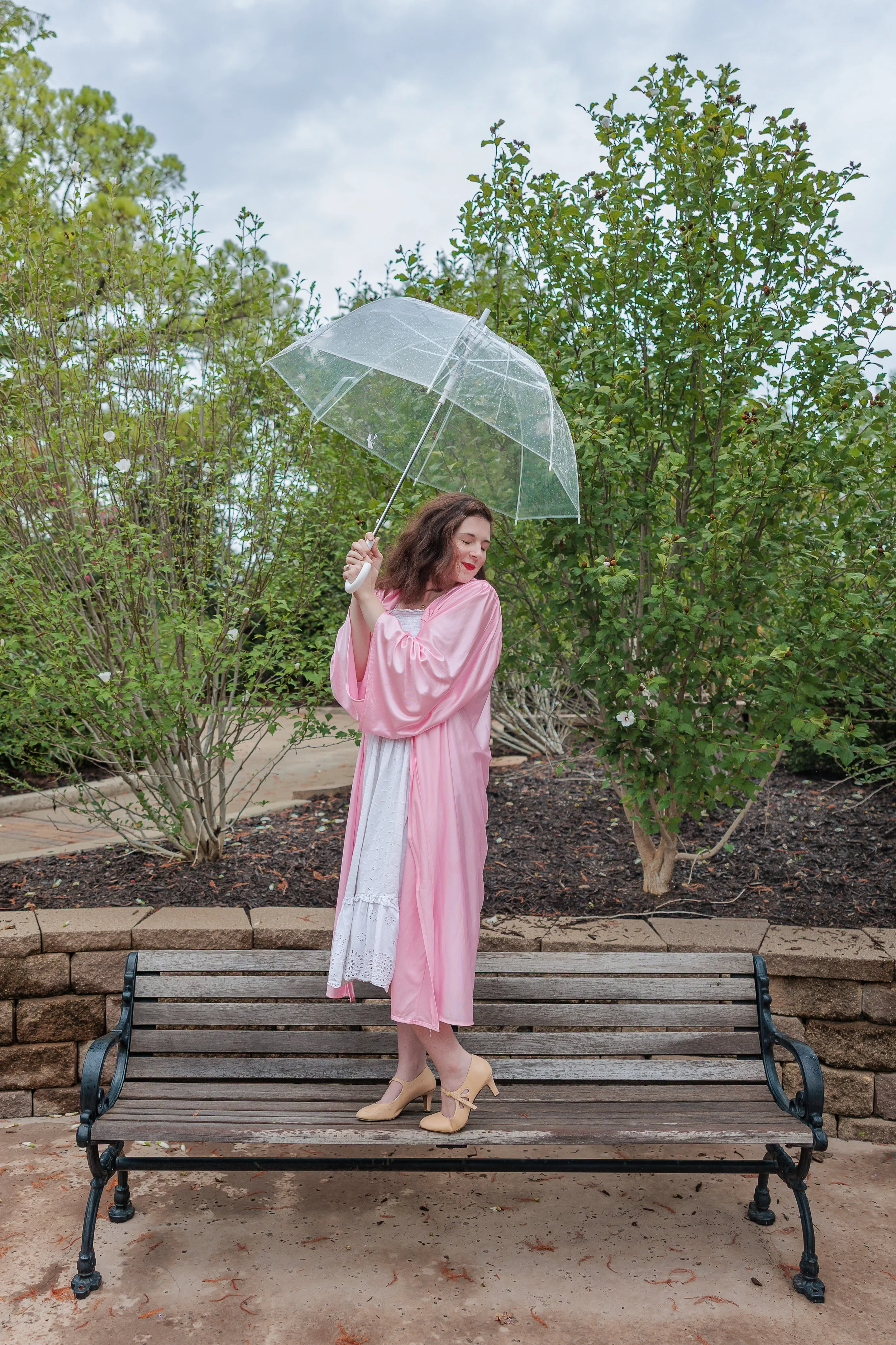 How-to-Pose-Naturally-for-Stunning-Graduation-Photography