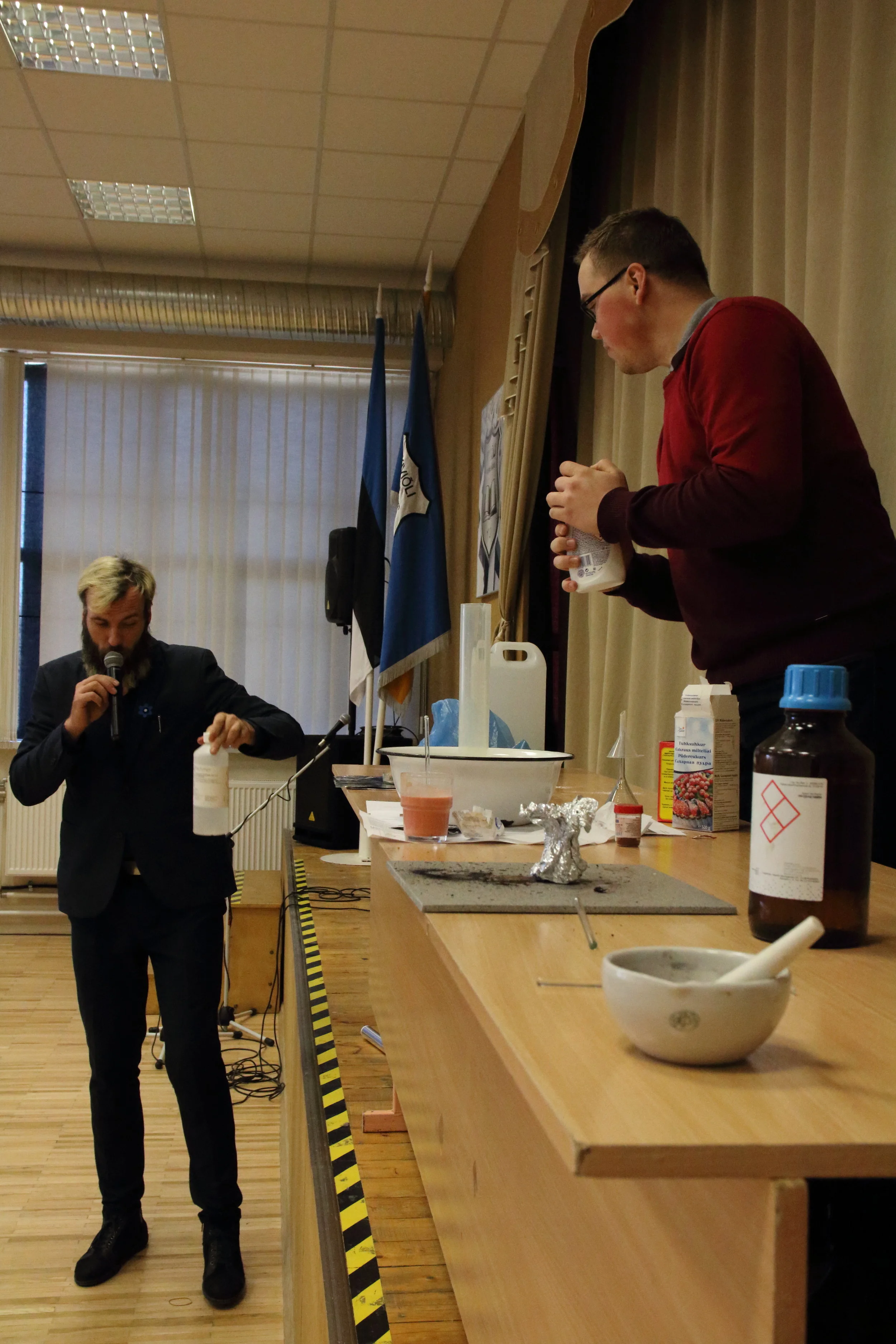 Suvise linnalaagri tutvustus Kiviõli Vene Koolis aka koolis töötades ei tea hommikul kunagi, mis päeval juhtuda võib :)