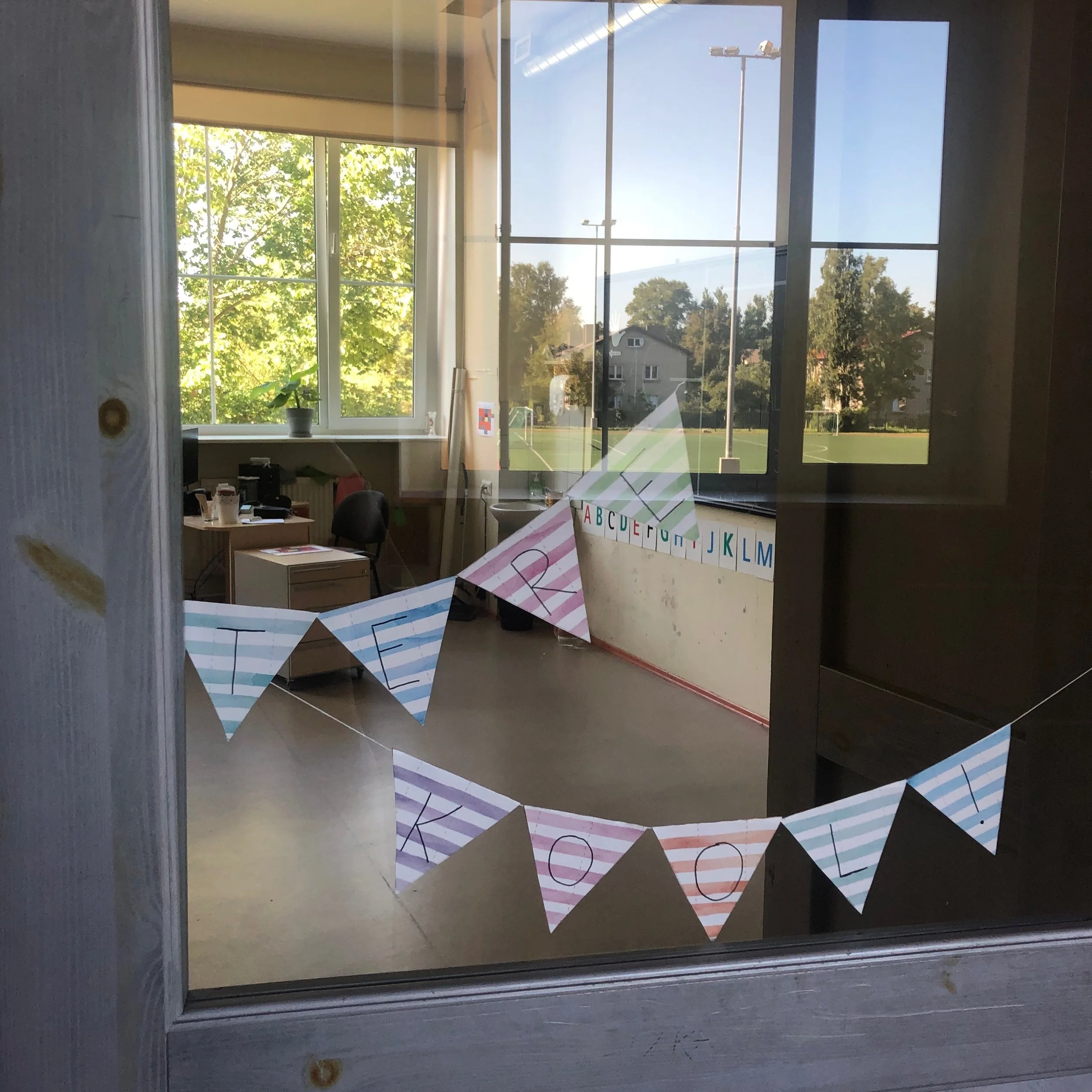 Esimeses klassis teist korda elus