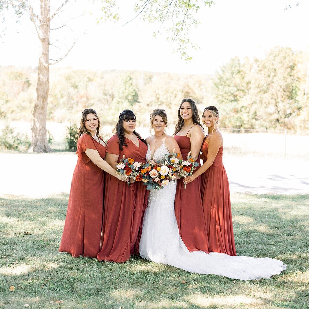 The big reveal is coming this evening! 🤩

Any guesses on what it could be? 

📷 @havenhillstudios 
Couple: Gabby &amp; Devon
Gown @mimisbridal 
Florals @wildthornfloralanddesign 
Catering St. James Marketplace Cafe 
Hair/MUA @jacobatbentonsquare 

 