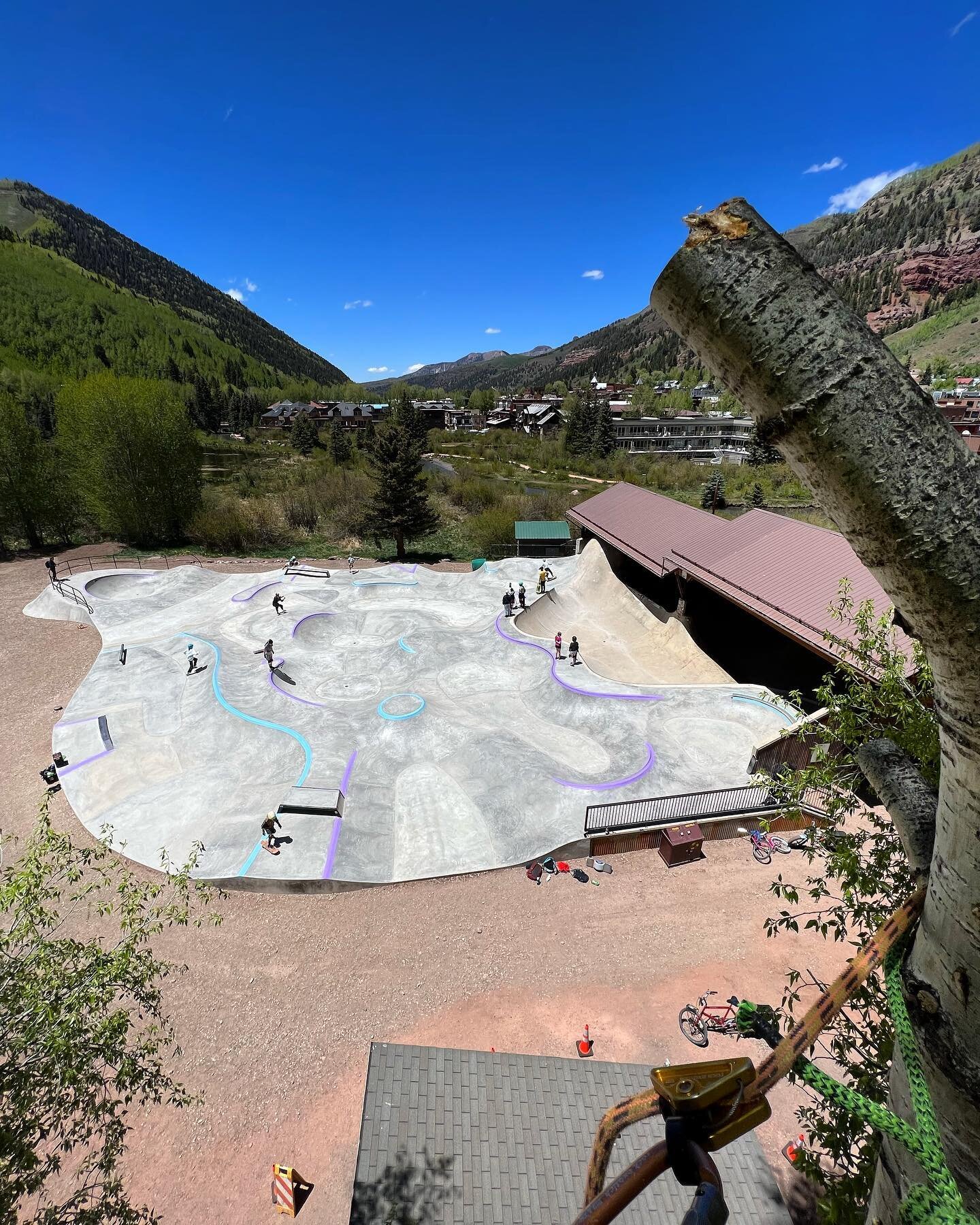 Tyler&rsquo;s tree climber view of Telluride Town Park&rsquo;s rad new skate park. Sic concrete waves! 
#telluridearborist #telluridetreecare #telluride #telluridecolorado #telluridetownpark #climbing #treeclimbing #skateboard #skatepark #sic