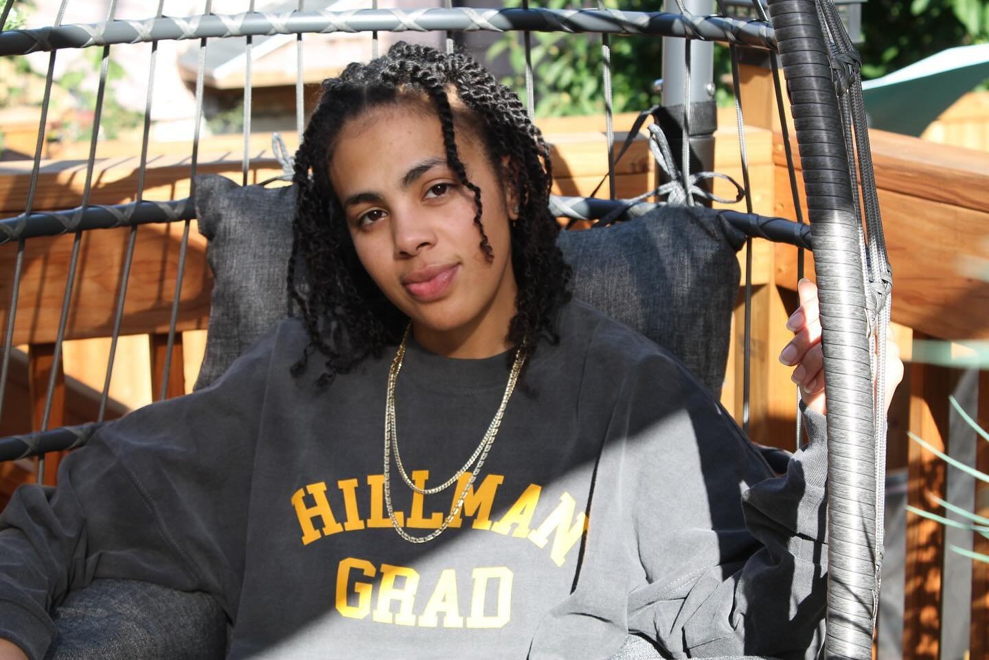 Meet Abi Rich! 🇵🇷 

We chat about her upbringing in Boston, how @twentiesonbet inspired her to pursue a career in TV, writing scripts about characters chasing wealth, and our adventures together during the @lenawaithe @hillmangrad Mentorship Lab!

