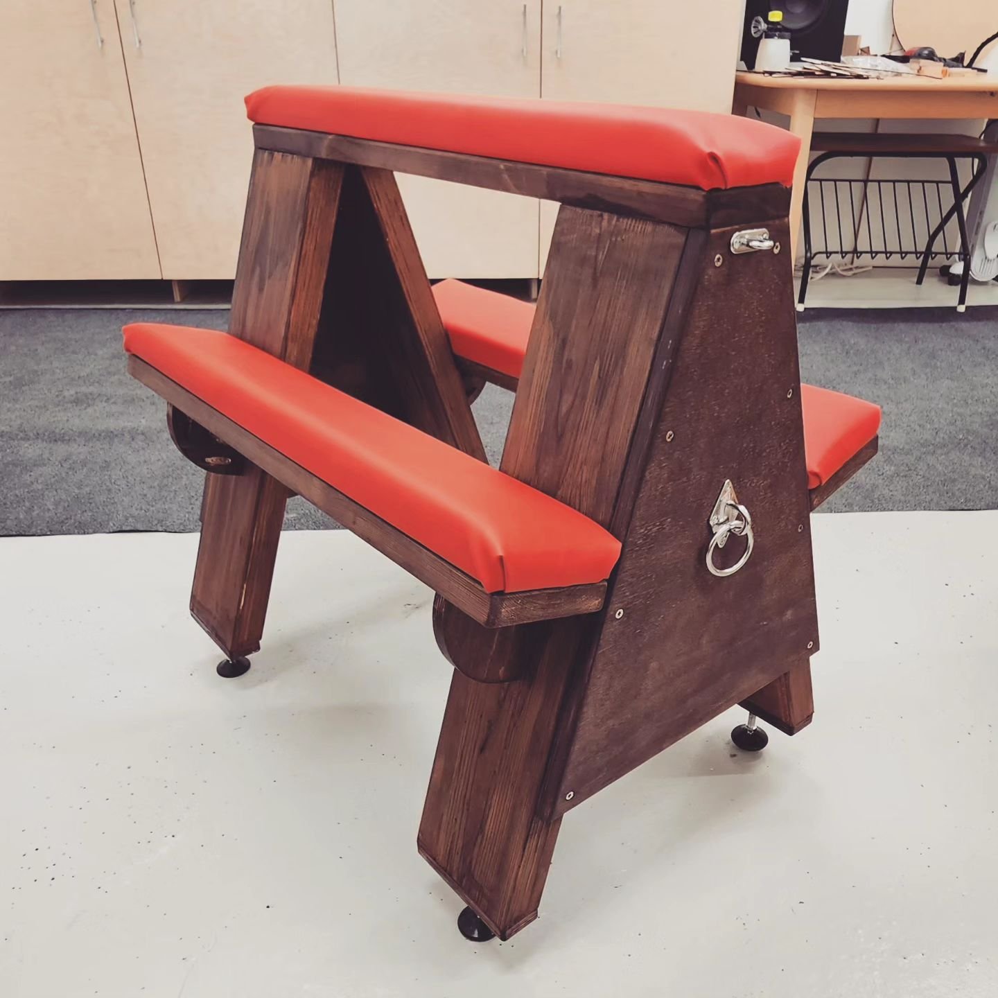 The first item in my Specialty Furniture line is complete! 😁

Pine, birch, foam padding and red faux leather. #bdsmfurniture #furnituredesign