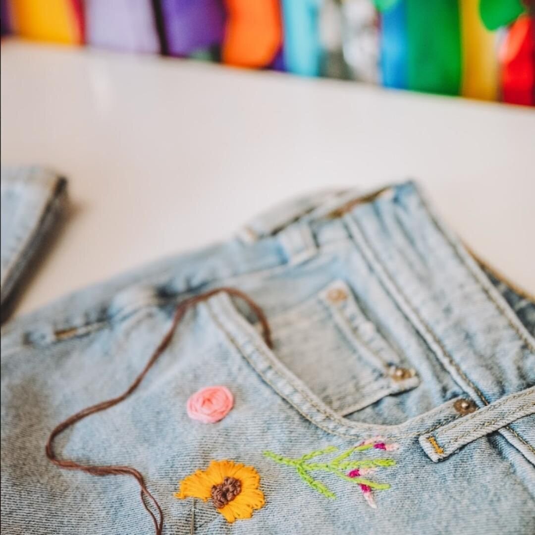 Teen parties allow us to direct campers through artistry through self esteem prompts and positive reinforcement. Let us bloom their creativity with a new craft or hobby at their next birthday party!