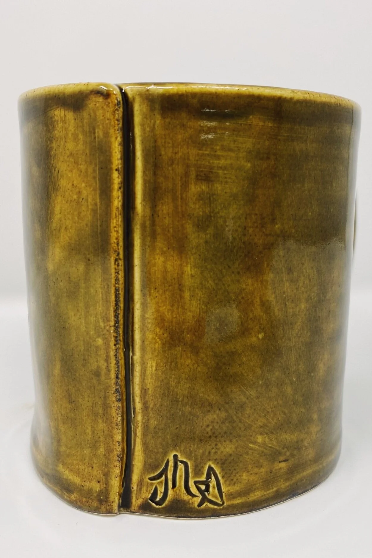 6EC02D6F-1C6F-480B-82E9-1BEDEB63E530