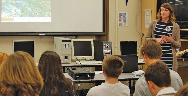 Heather Ream, a 2003 graduate of Mariposa County High School, was the Academic Booster Club’s career lunch speaker this month at the high school. 