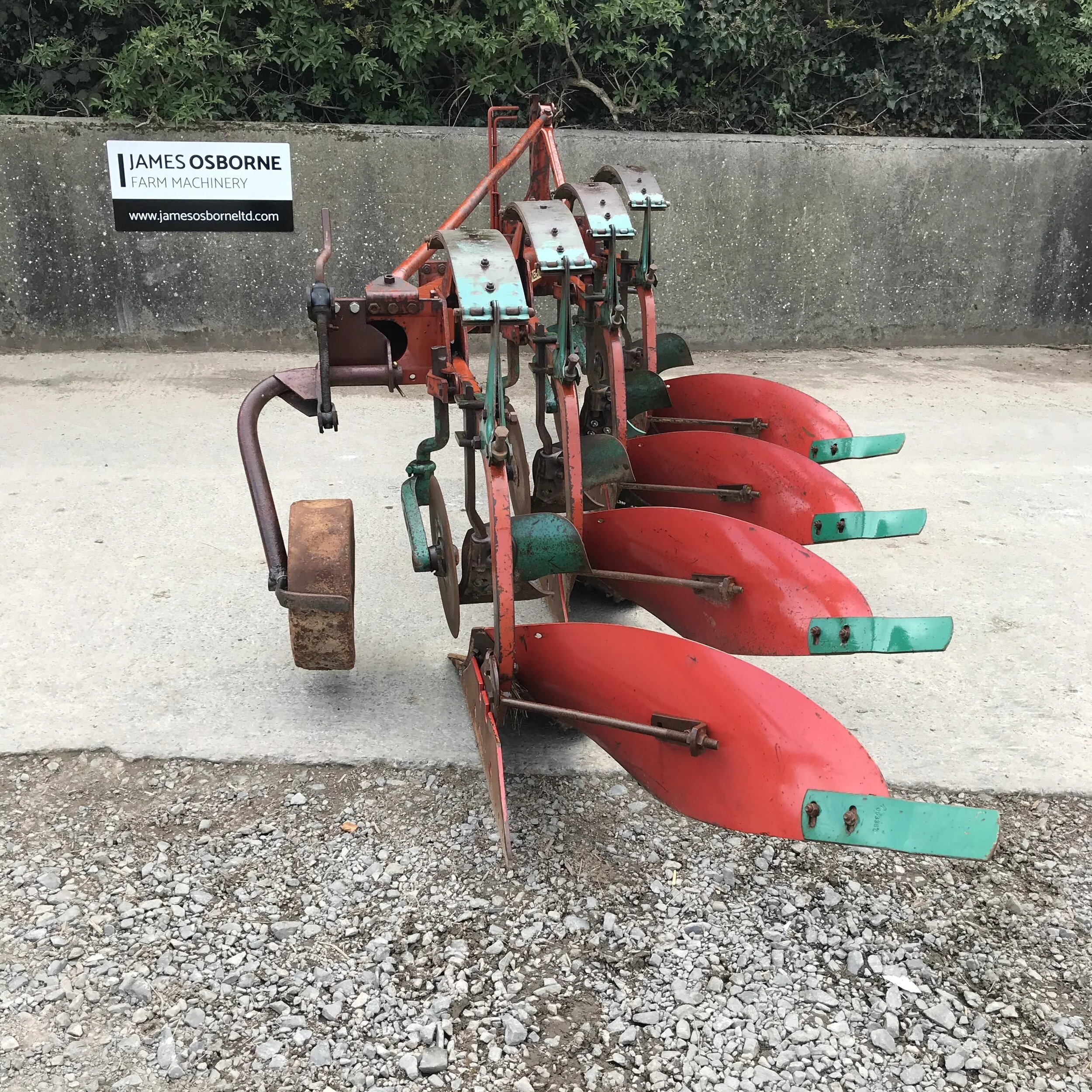 Kverneland 4 Furrow Convnetional Auto Reset Plough