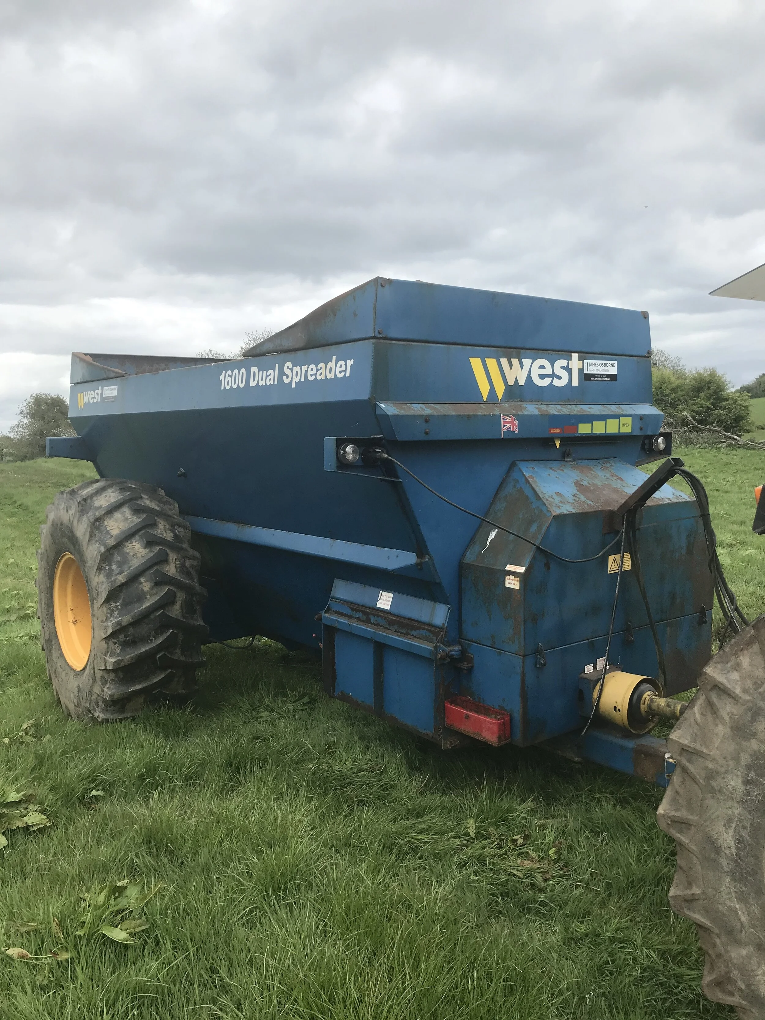 manure-spreaders-james-osborne-farm-machinery