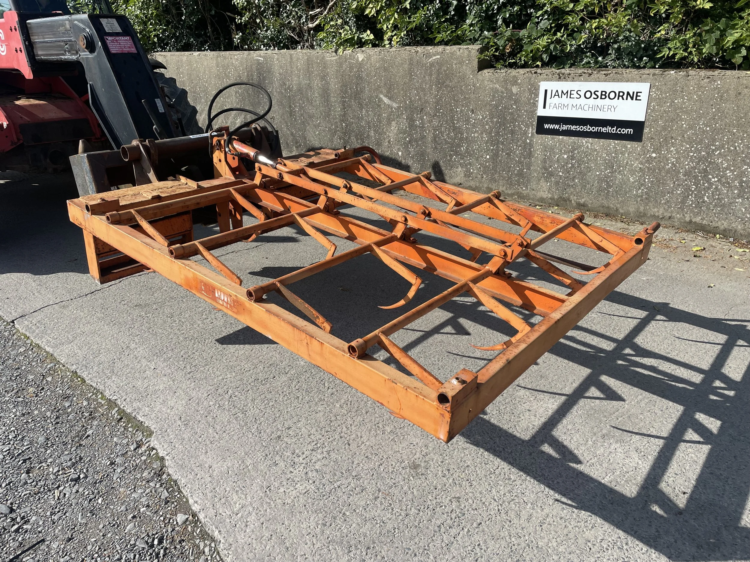 Browns Flat 8 Bale Grab