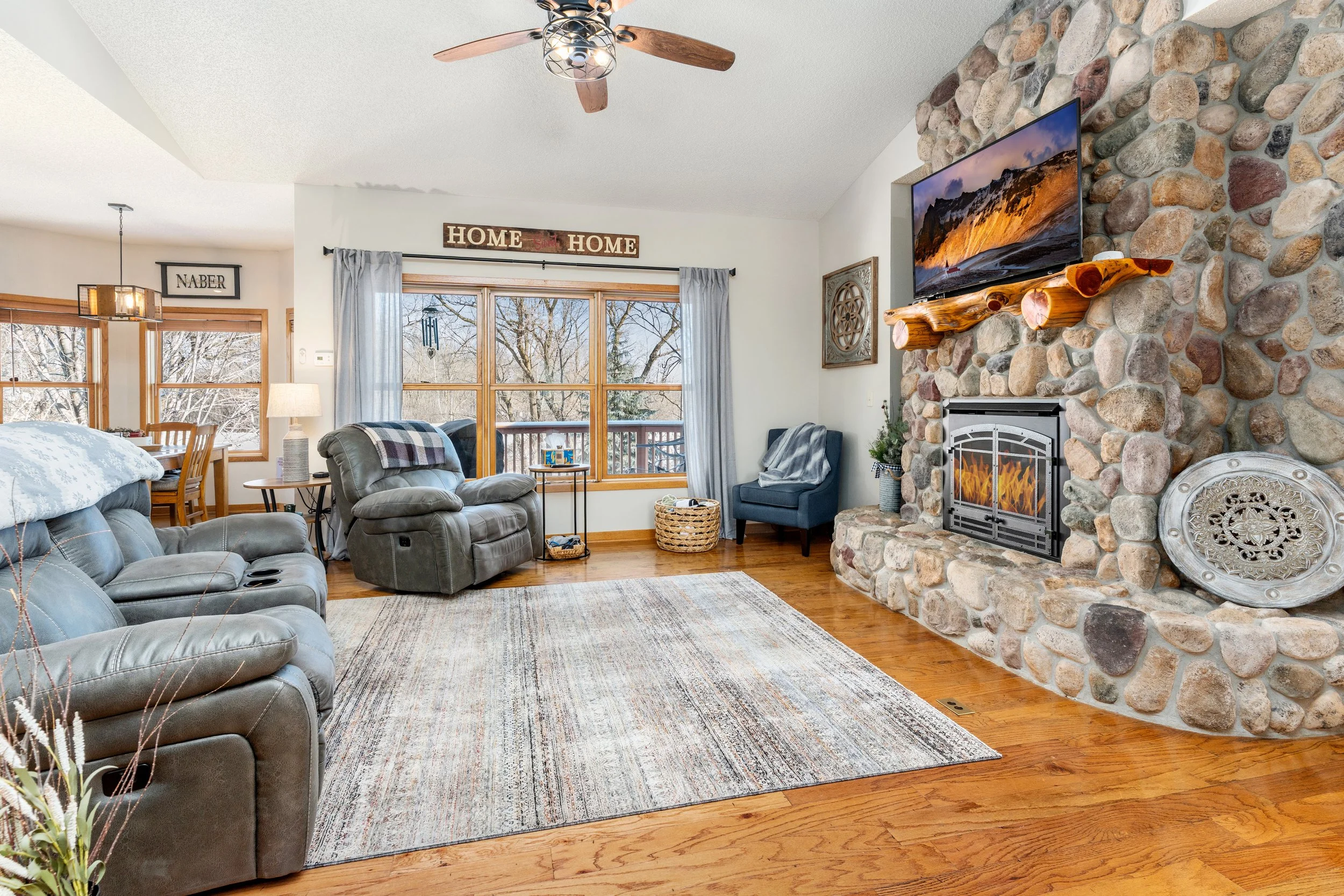 20250219-1035_BayCir.S_Annandale_Interior_2.jpg