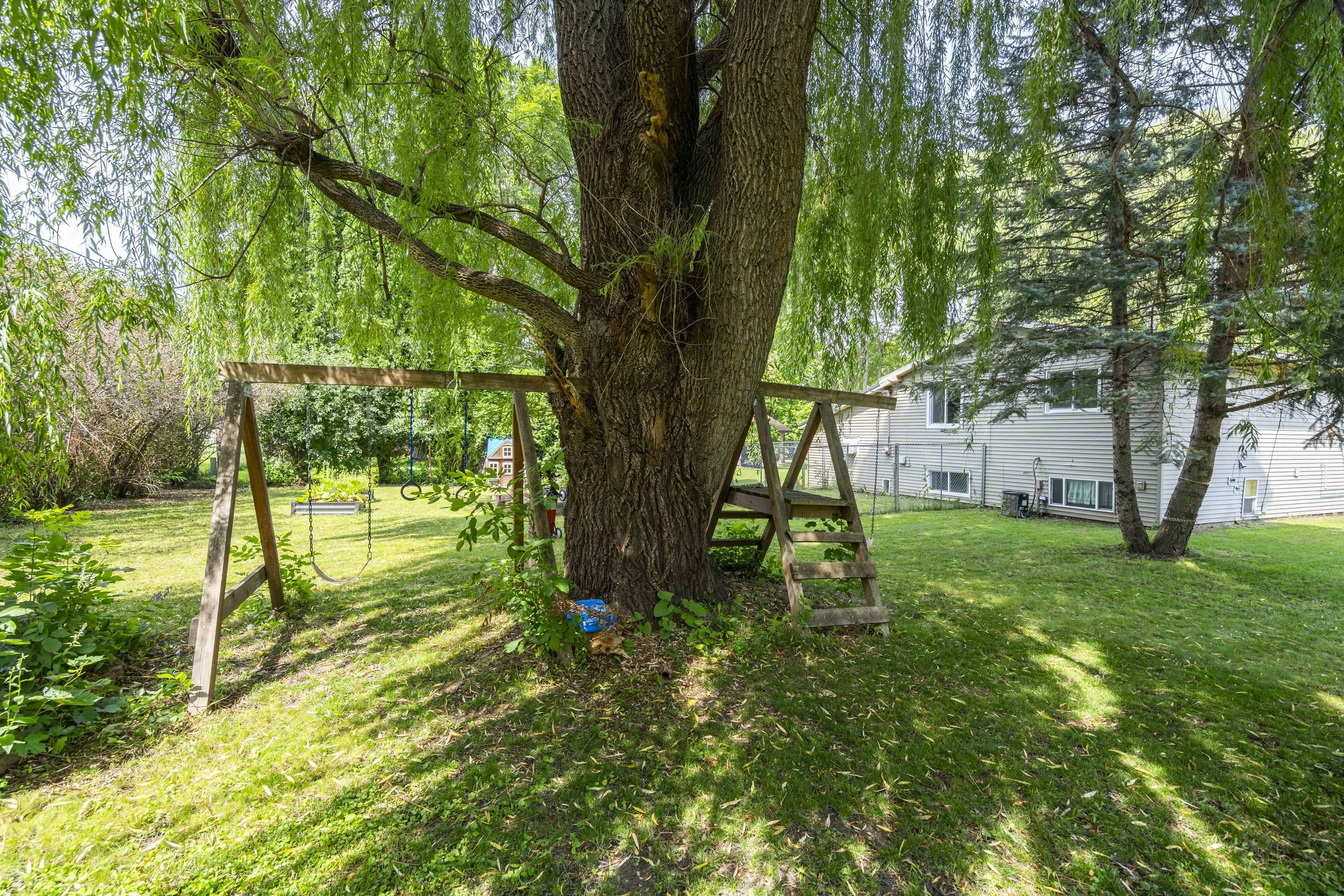 20250805-140_KendaleAveS_Annandale_Ext-8.jpg