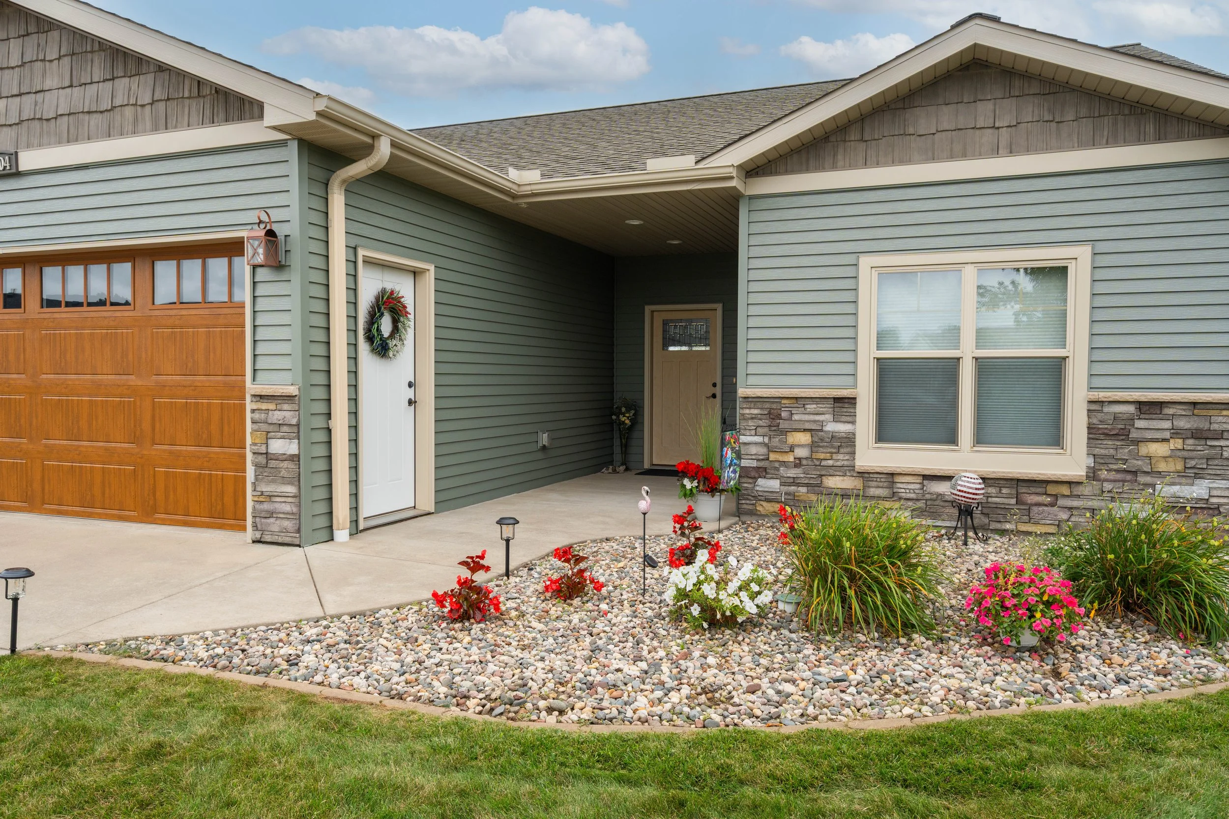 20250818-1204_MulberryCt_StCloud_Ext-17.jpg