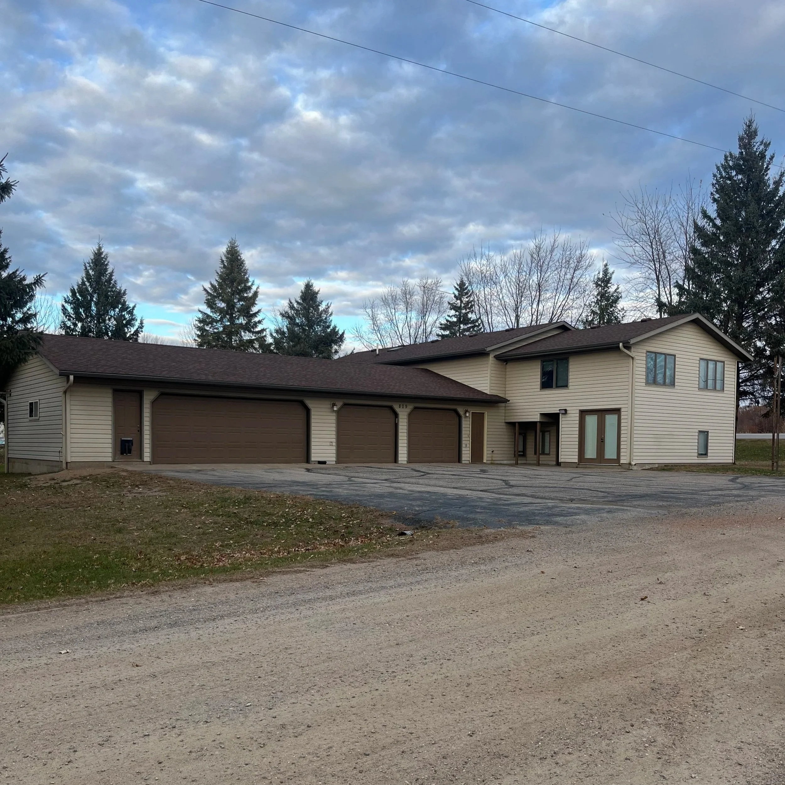 $2100/ mo- St. Stephen