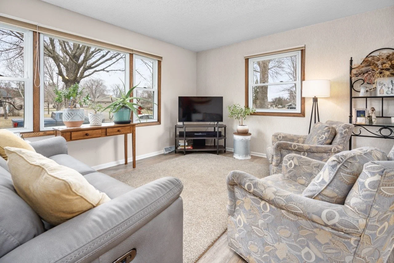 20260401-110_4thAveSE_StJoseph_Interior-6 Large.jpeg