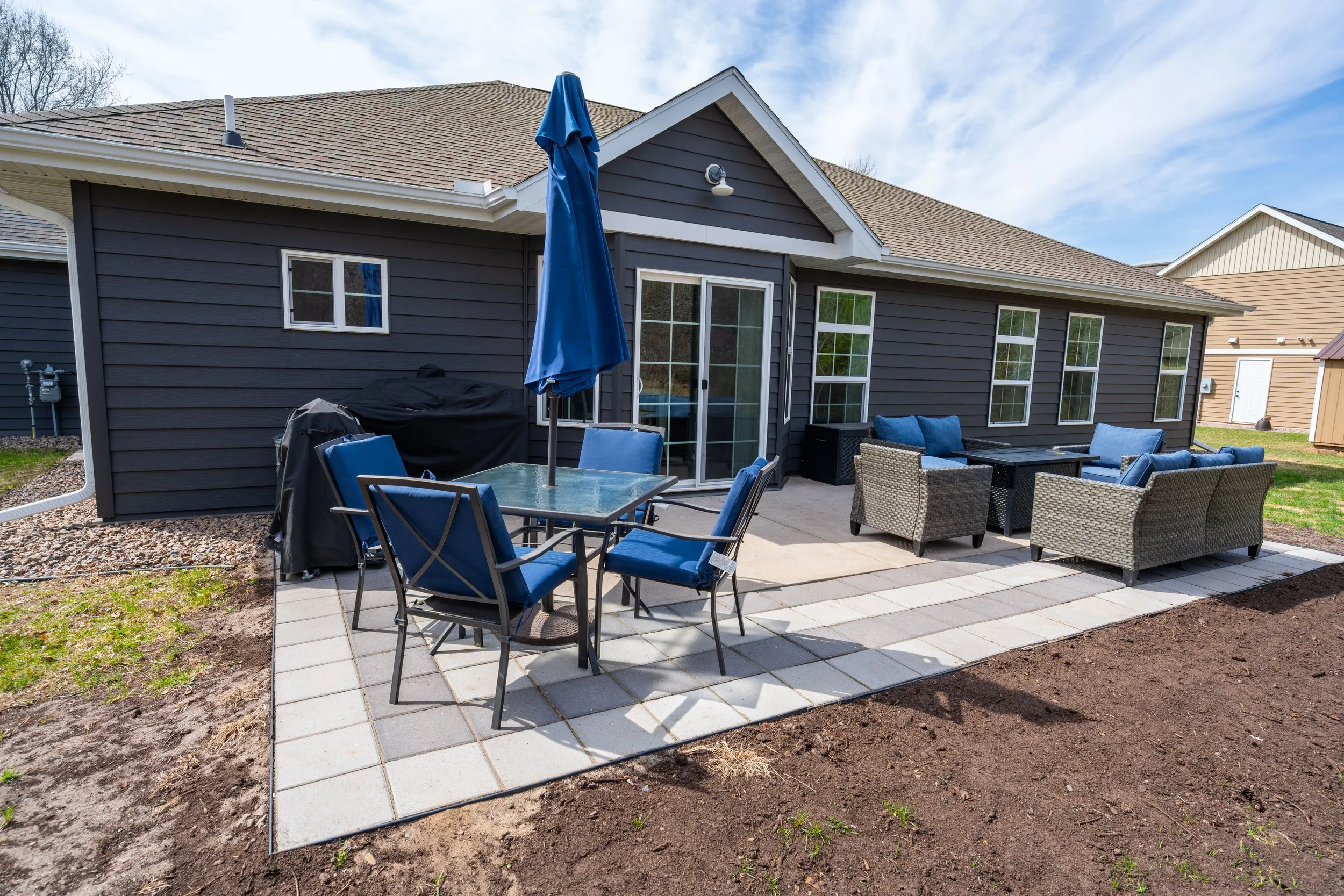 20260420-986_PlatteWoodDr_Royalton_Exterior-12.jpg