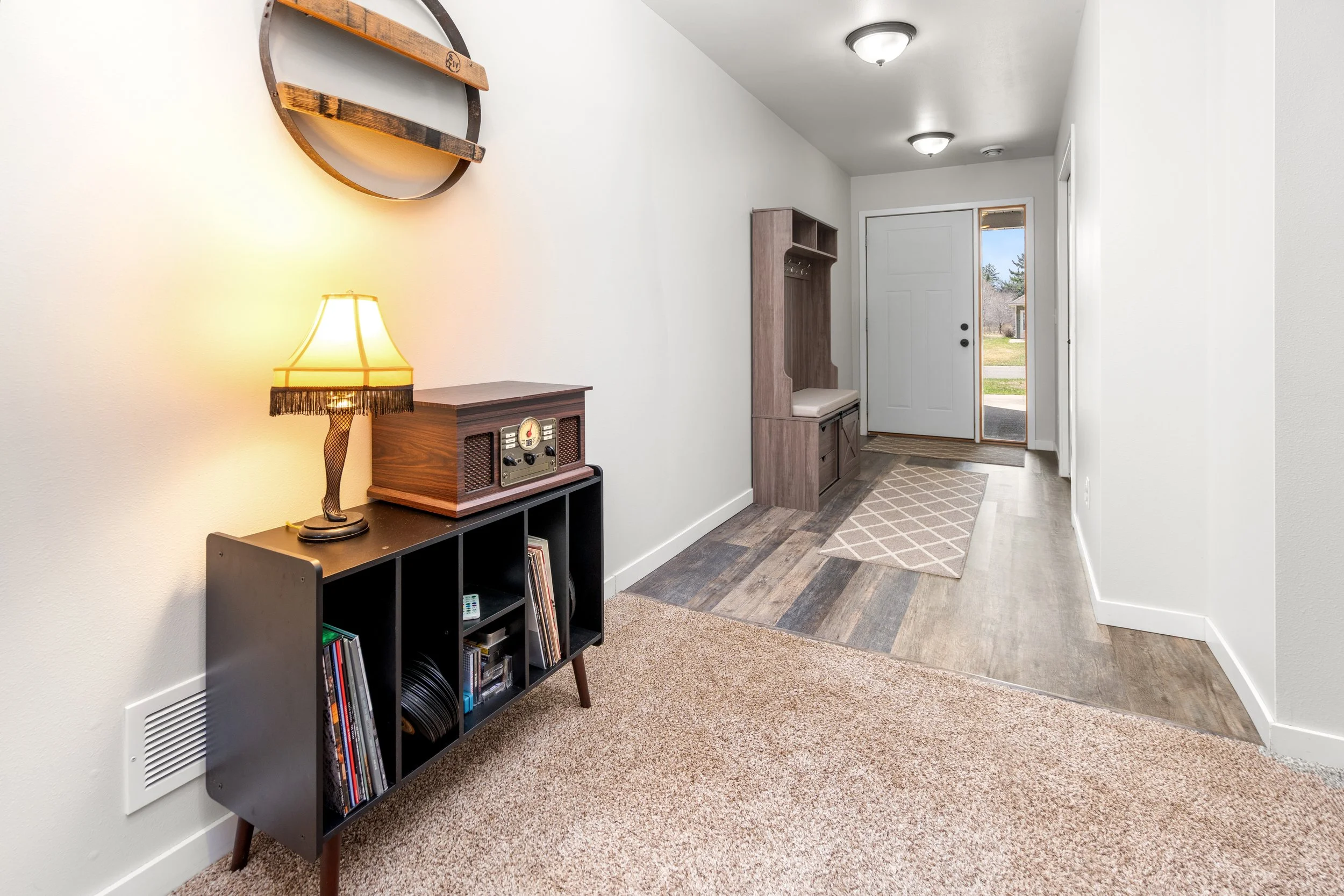 20260420-986_PlatteWoodDr_Royalton_Interior-9.jpg