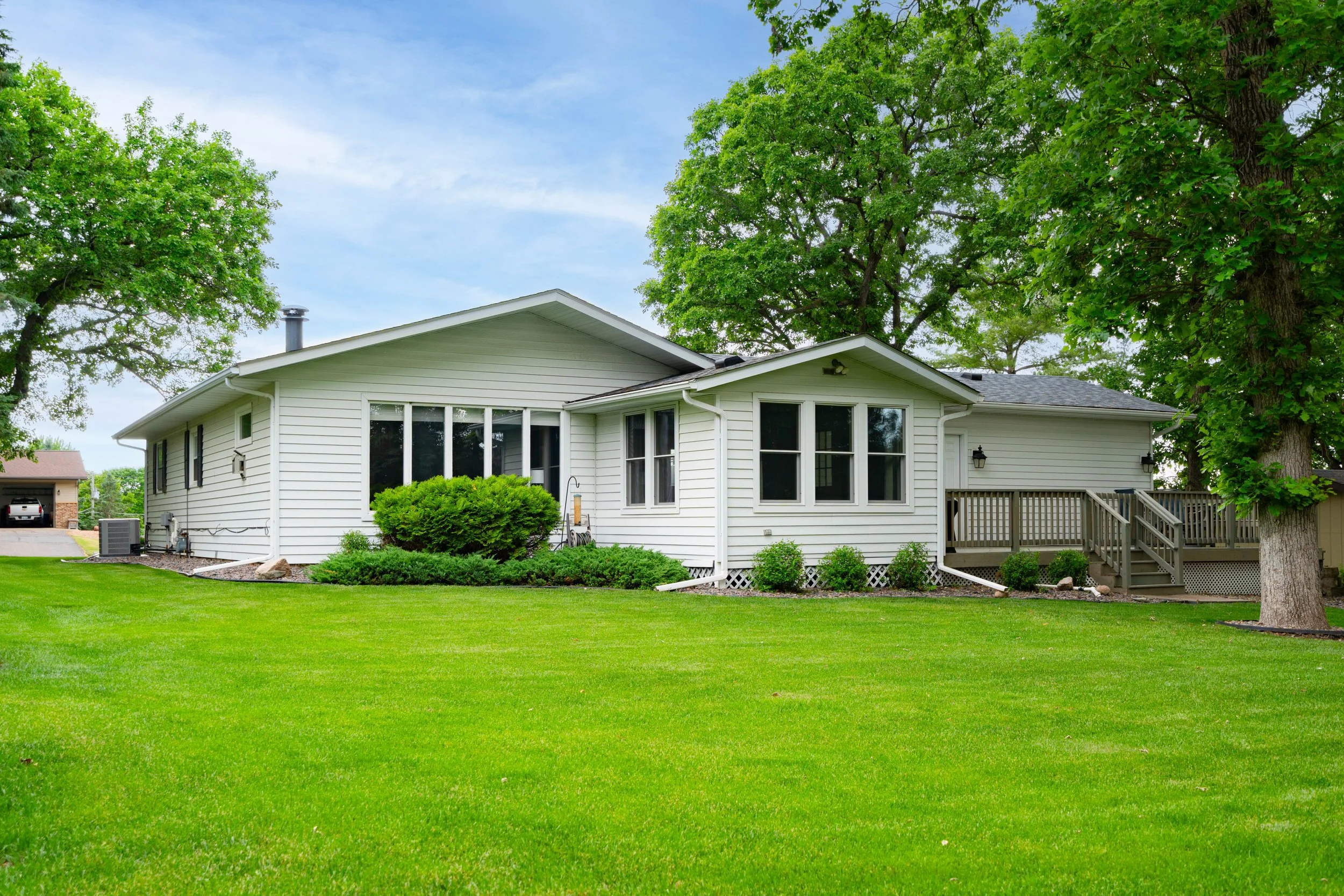 20260604_226_16thAveSE_StJoseph_Exterior_6.jpg