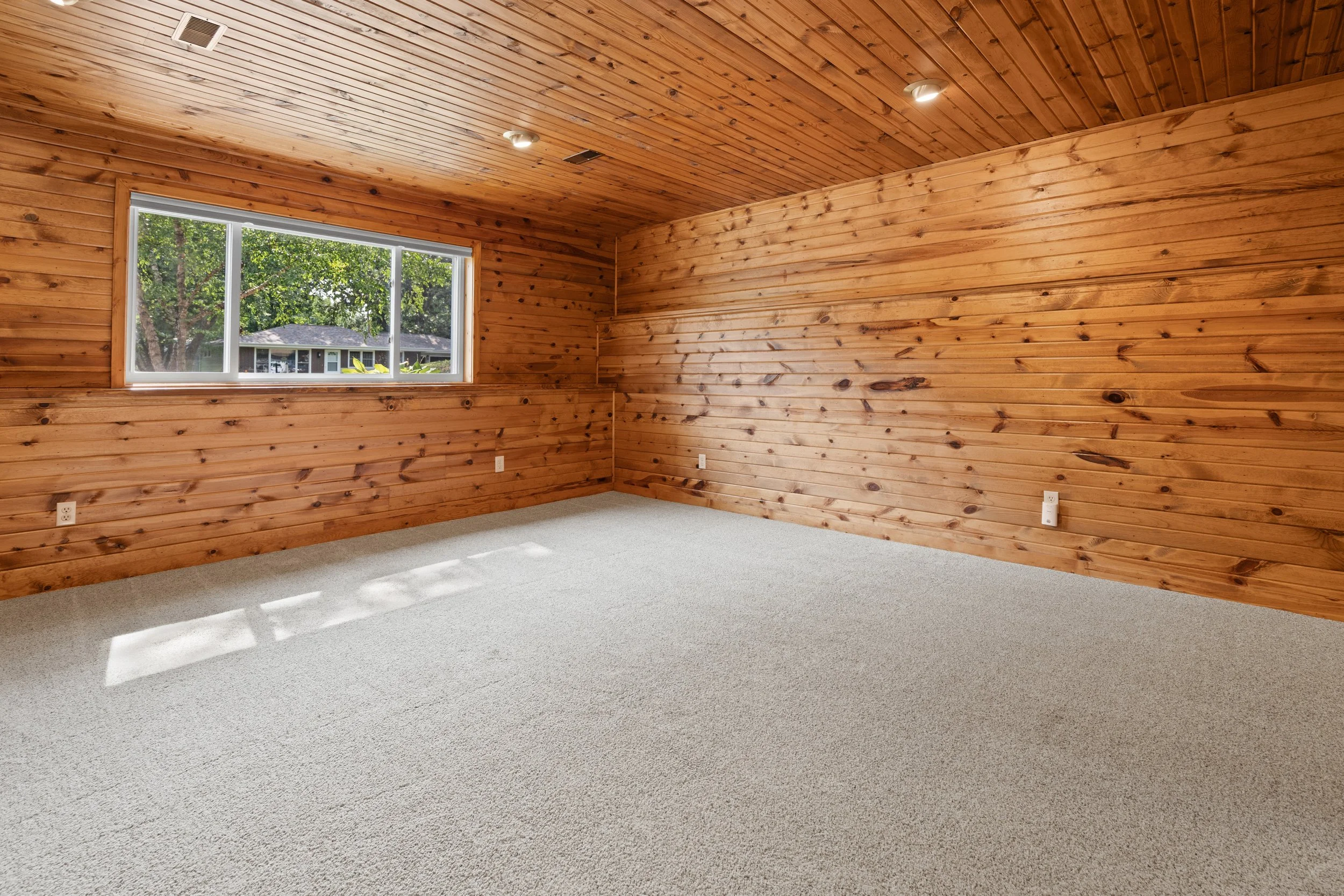 20260820_510_4thAveN_SaukRapids_Interior_13.jpg