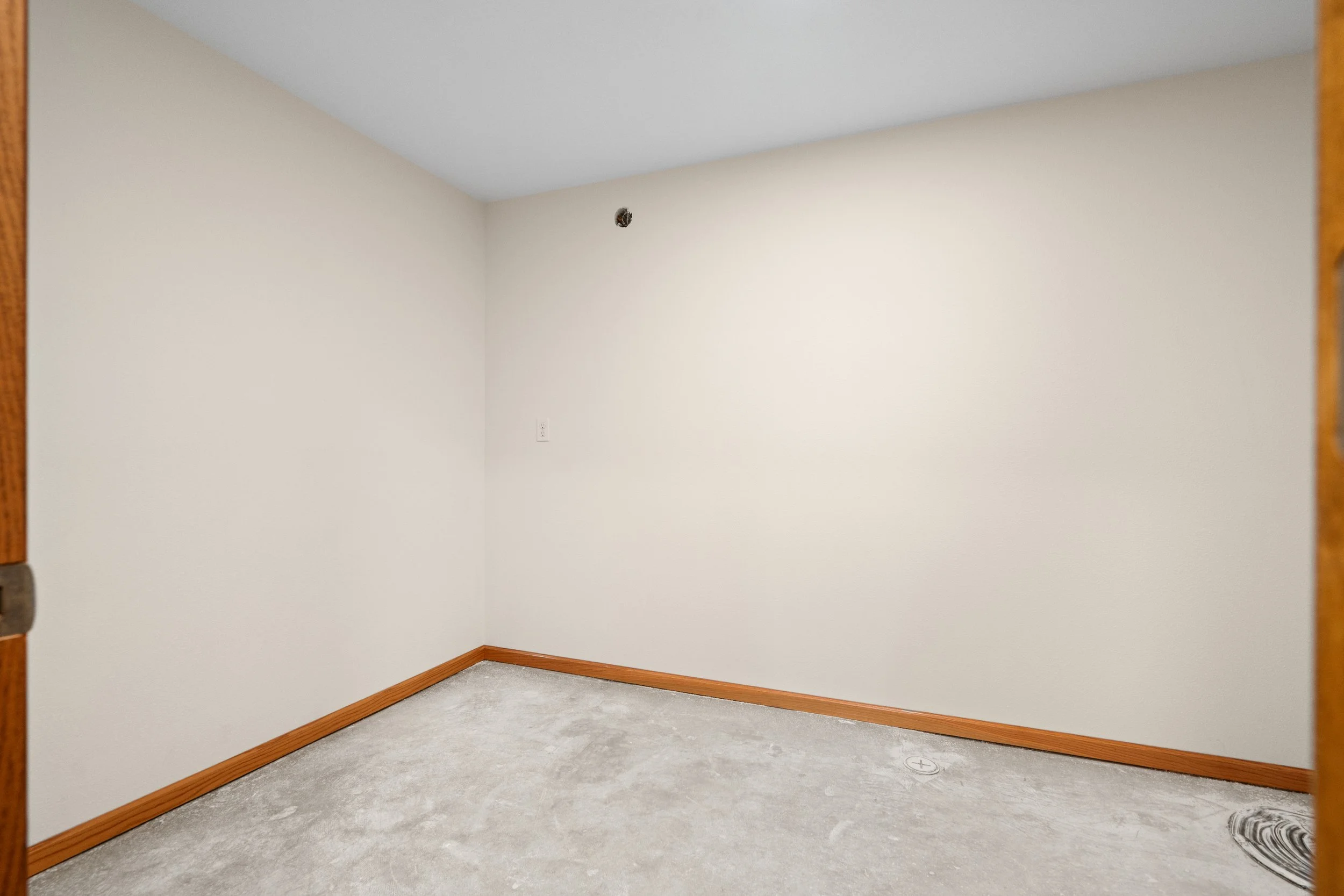 20260820_510_4thAveN_SaukRapids_Interior_18.jpg