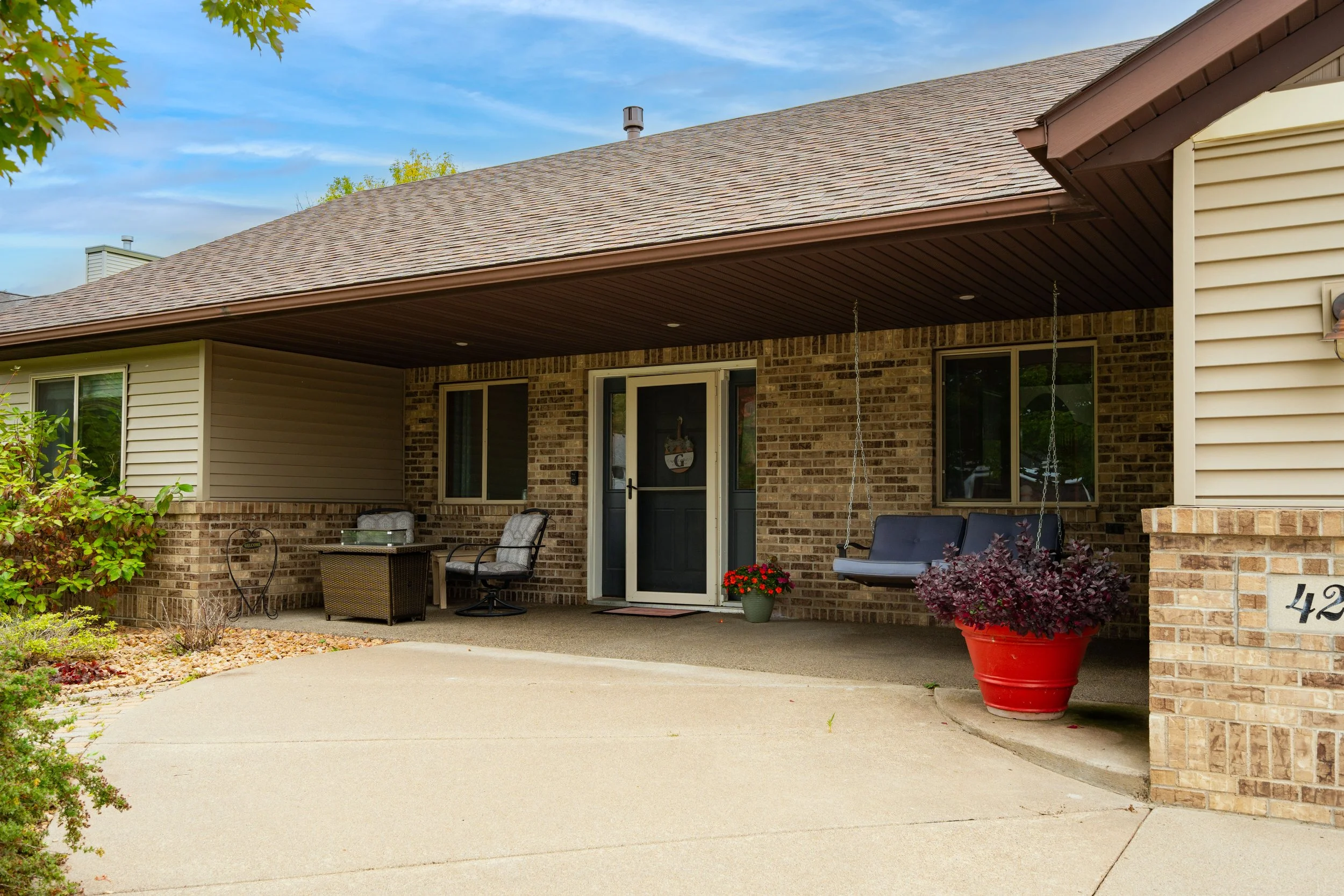 20260927-426_MapleDrive_Foley_Exterior-7.jpg