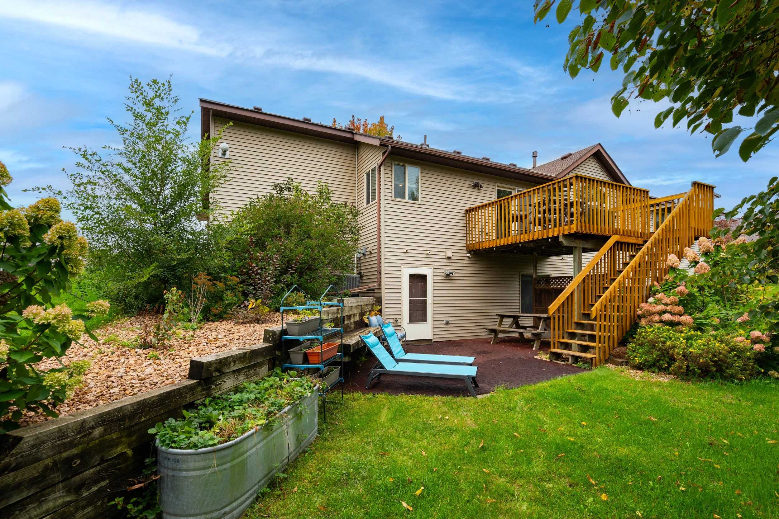20260927-426_MapleDrive_Foley_Exterior-8.jpg