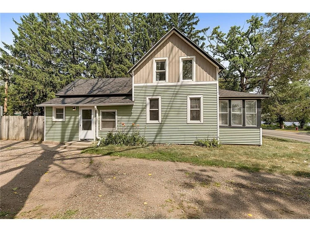 $1600/ Mo 505 Riverside Ave N Sartell MN