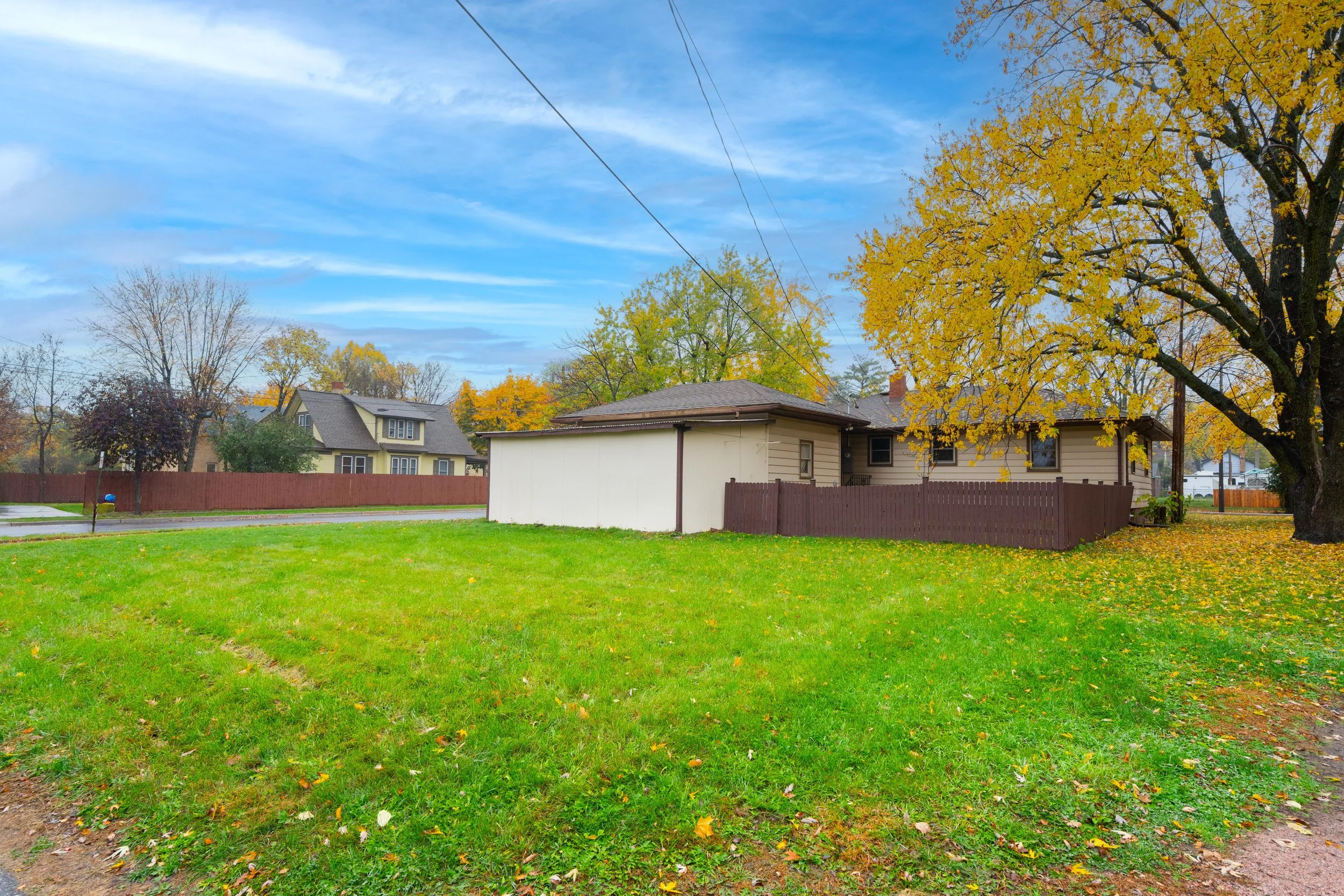 20261027-702_9thAveN_StCloud_Interior-10.jpg