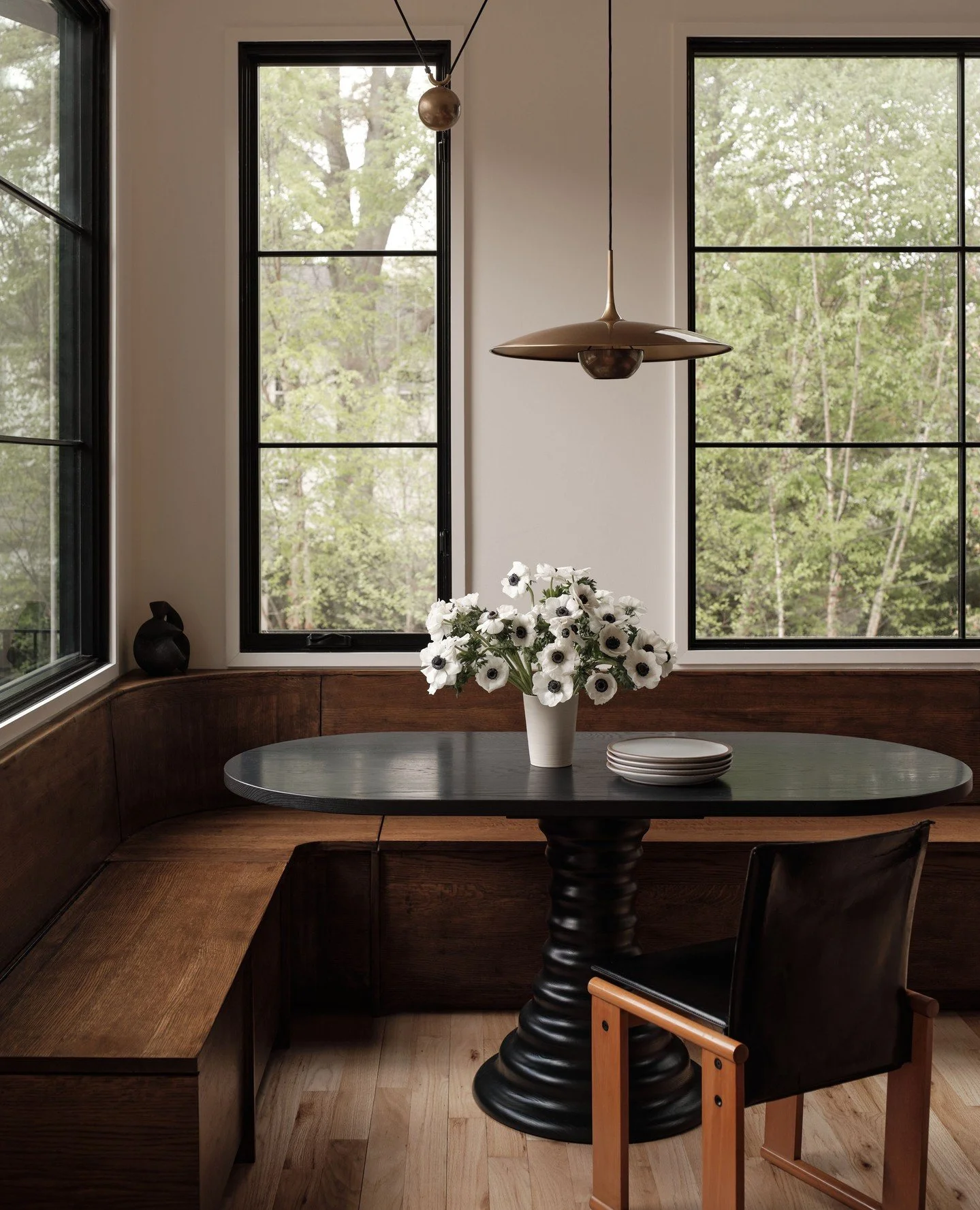 Y&rsquo;all love customizing our pedestal tables to complete a gorgeous banquet. A round up of our favorite spaces:⁠
⁠
Starting off strong with our Amelia Single Pedestal Table in ebony oak for @laurawjenkinsinteriors recently featured in @archdigest