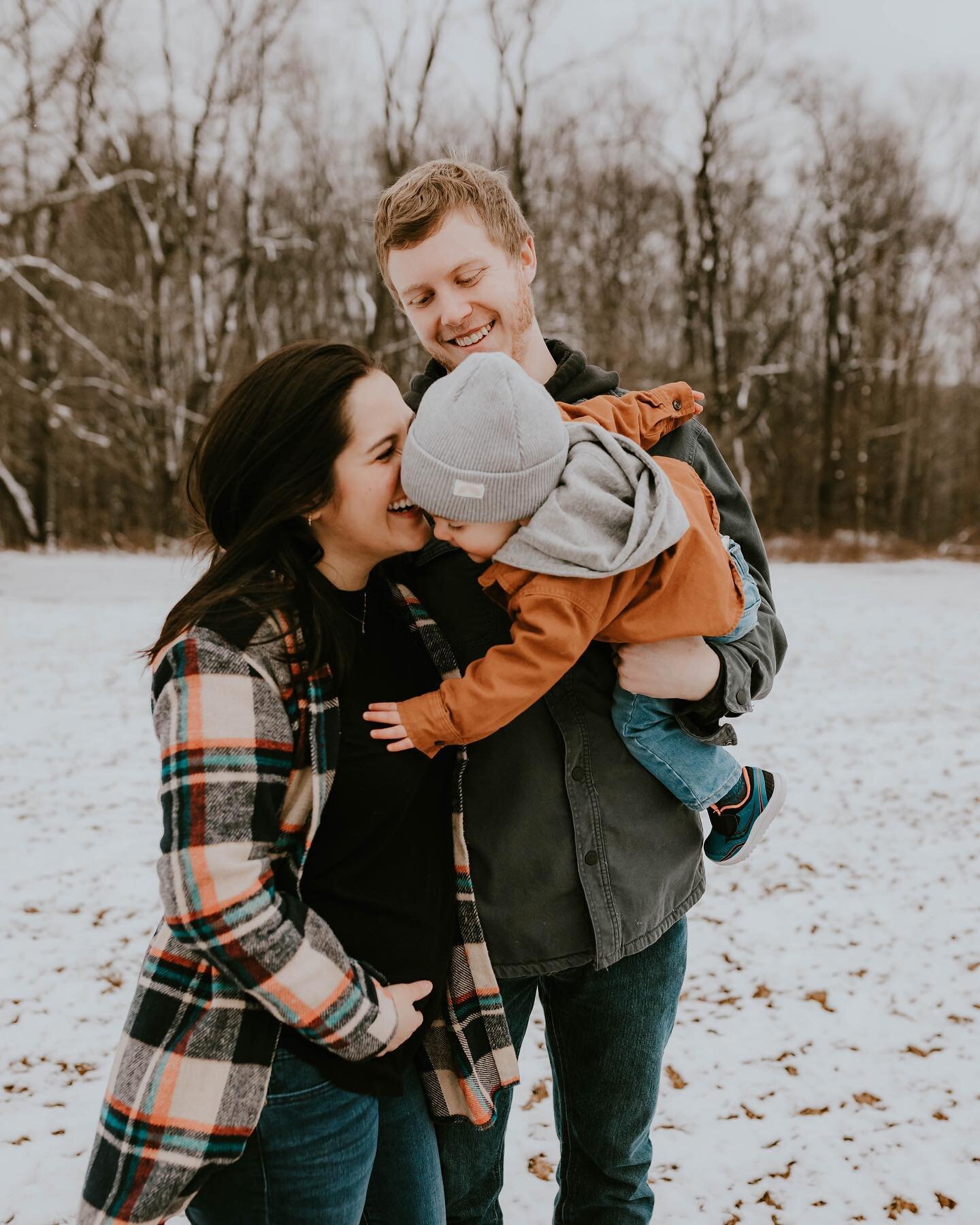 New Year new post ✨ A little behind but have been soaking up all of the family time in PA 🤍
My cousin @andreaallen__ and her adorable little fam was behind my lens last week 🥹🤍 so happy I was able to capture these moments! And I&rsquo;m really liv