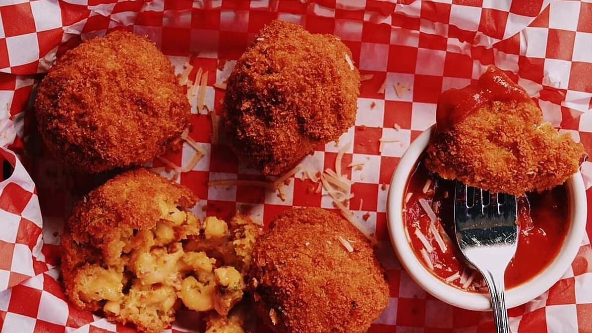 Happy Hour Twice Daily at The Mecca!

6-9am and 3-5pm every Mon-Fri

Grab special portions of our comfort food classics plus $2 off pints and wine or $1 off well drinks and tall boys 

For the full menu, click the link in our bio

#themecca #diner #s