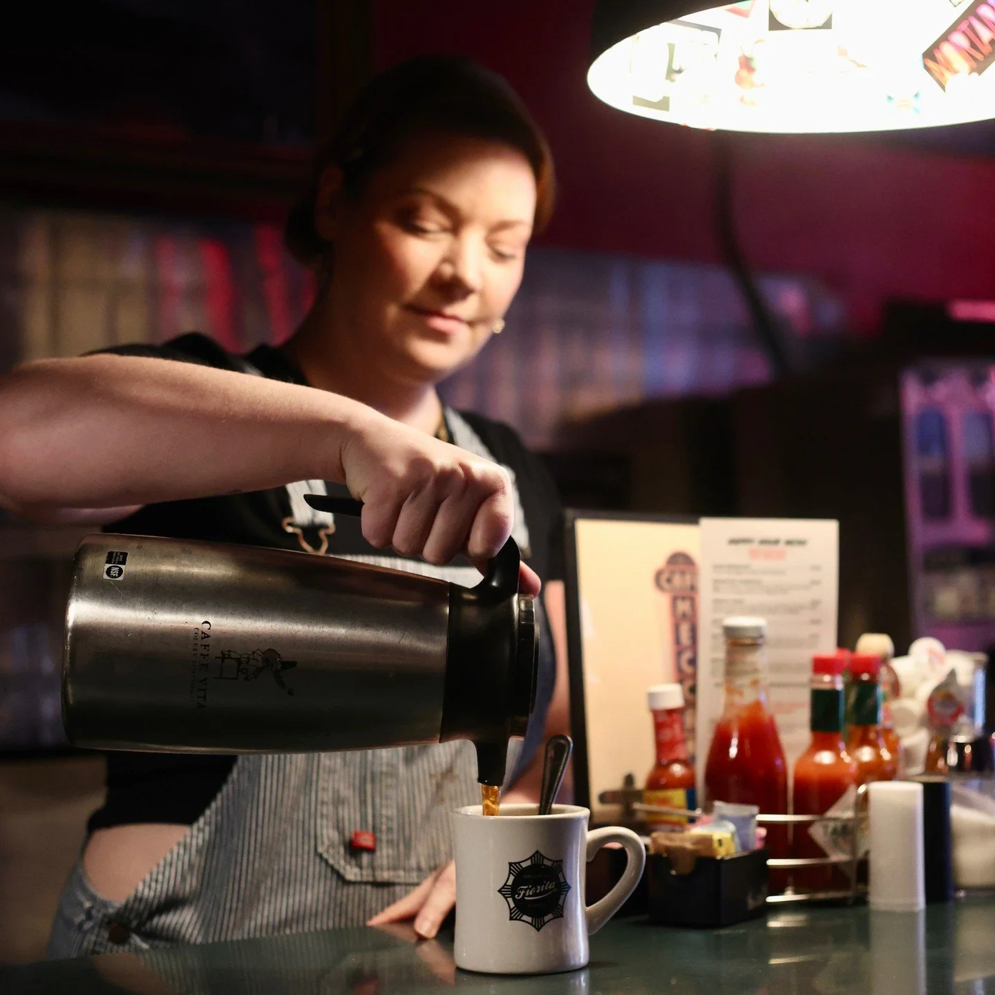 Rainy streets and warm booths. There&rsquo;s no better place to tuck away than right here. ☕🌧️ 

#MeccaCafe #CozySeattle #lowerqueenanne #eatlocalseattle #seattlediner #rainyday