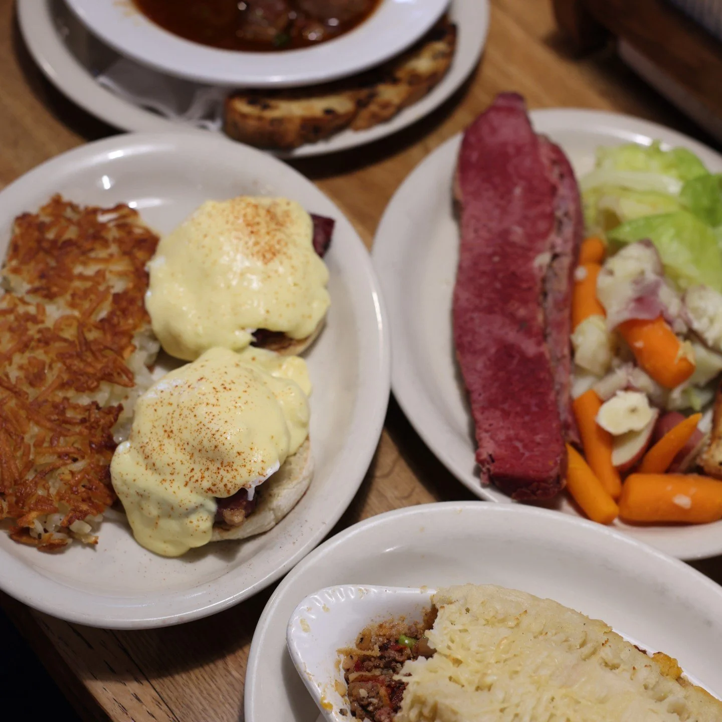 Calling out all of our hungover homies! Our food and drink specials are running all week long! 

Come in, soak up last night, or start on tonight's damage, if you're feeling extra lucky 🍳🍀🍻 

#stpatricksweek #foodspecials #hangovercures #lowerquee