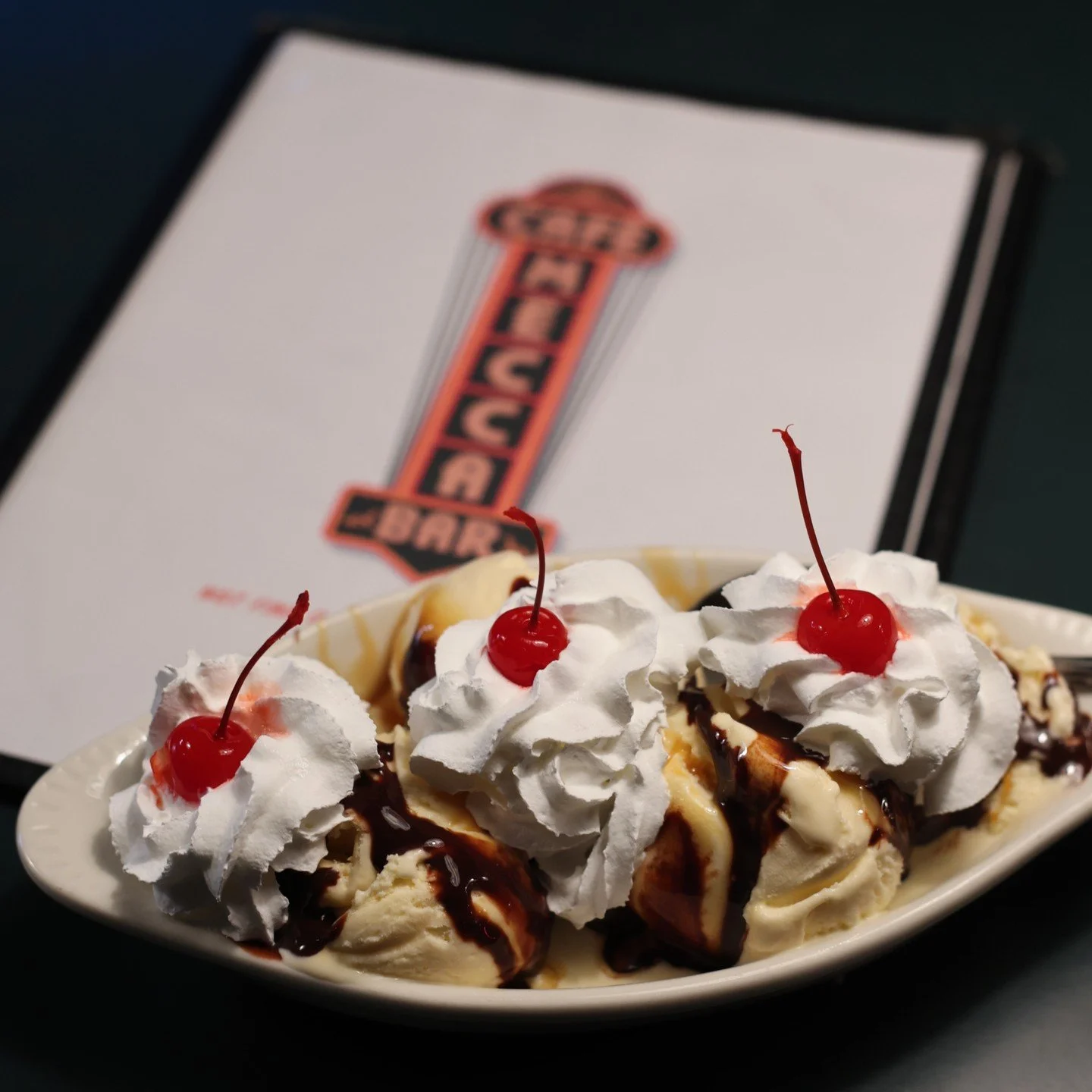 Your eyes are not playing tricks on you, Seattle. 
Your local diner &amp; dive bar DOES, in fact, have ice cream. 

Single scoop, sundae, or milkshake. The Mecca provides.

#meccacafe #seattledivebars #icecreamsundae #since1930 #seattlediner