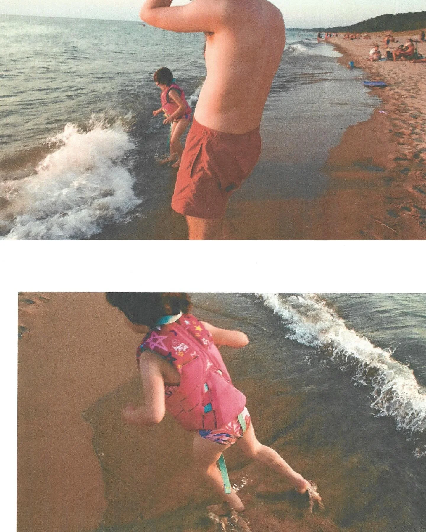 Lake Michigan from the Michigan side in August ☀️

I thought it would be nice to share these warm photos on a chilly day like today :)