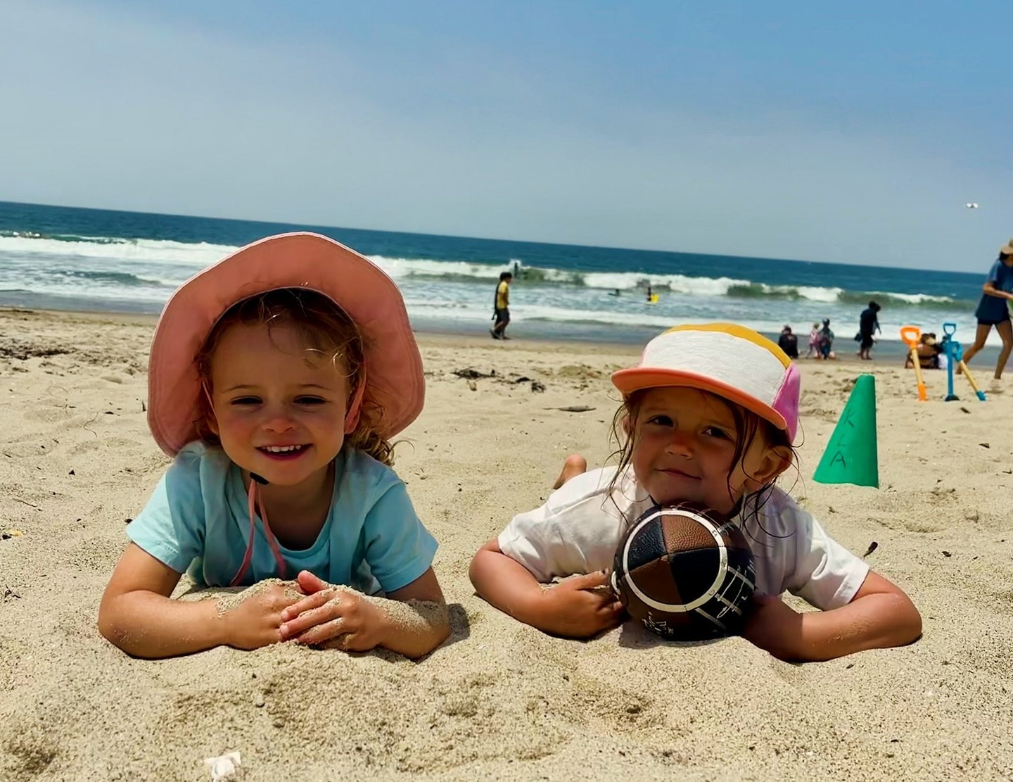 Happy Summer Solstice!! Starting to get hot out there 🌞 
Come join us out on the beach in Santa Monica as summer camp rolls along!! 🏄&zwj;♀️ 🏖️ 🌊 🌊 
#summercamp #californiasun #santamonicasummercamp #beachcamp