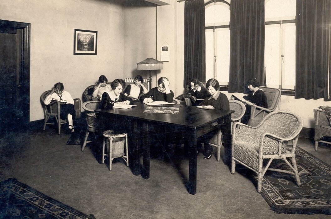CBI Women's reading room ca 1925.jpg