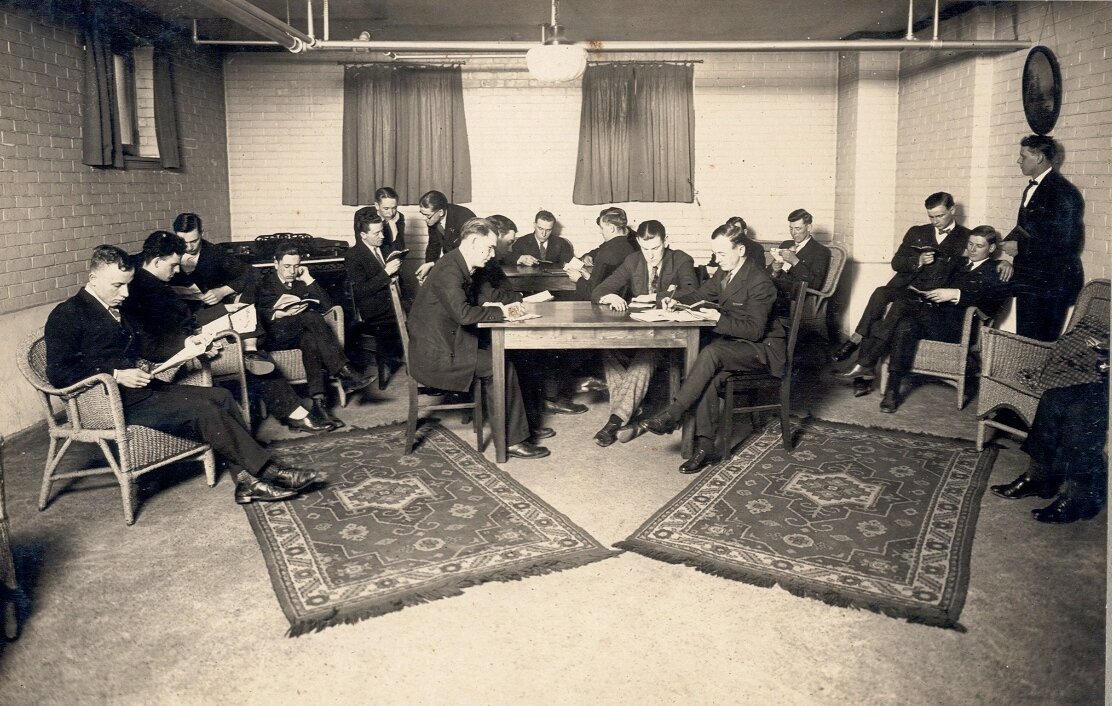 CBI Men's reading room ca 1925.jpg