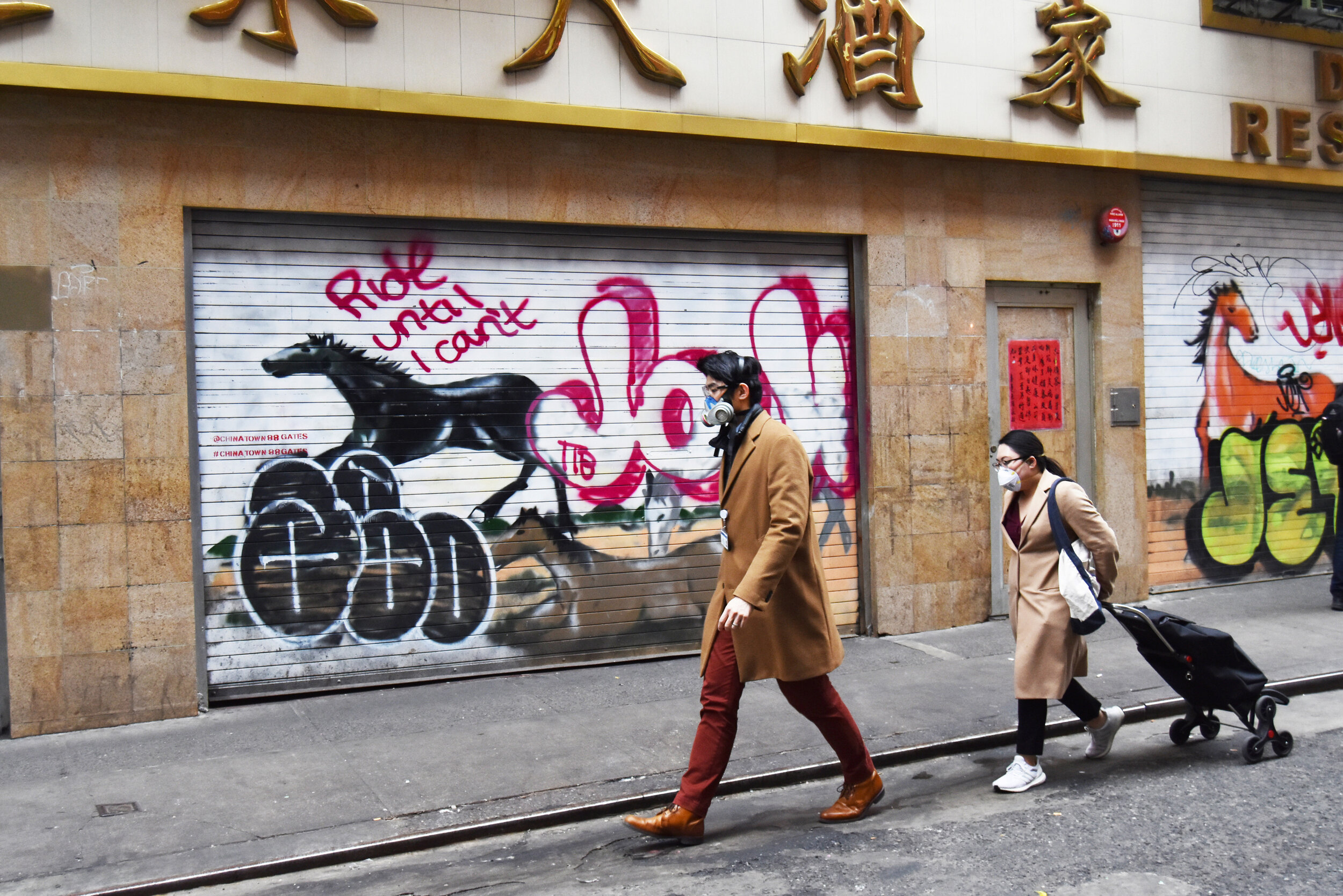  Couple in Chinatown. 