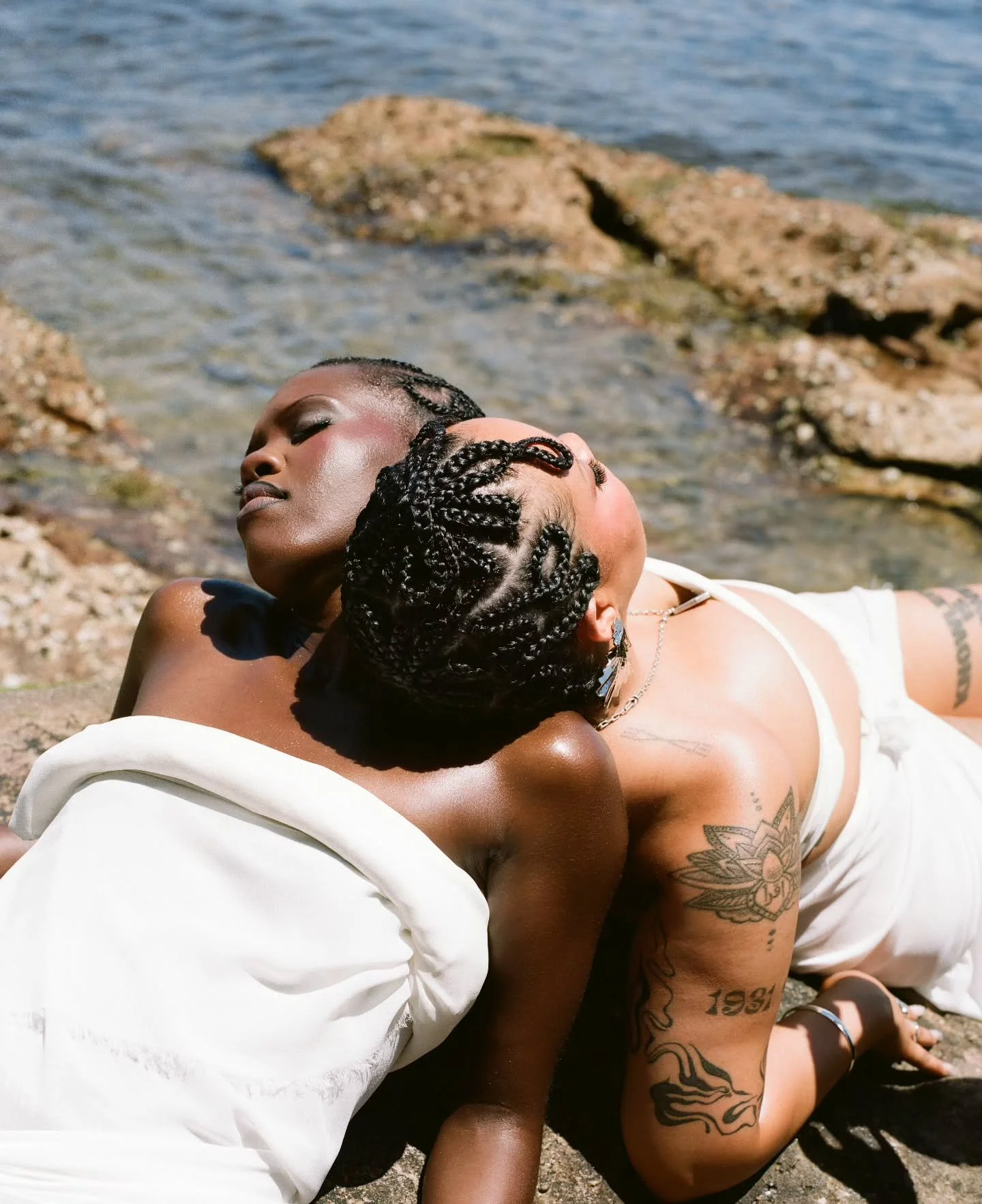 @saskias.space x @glo.wav ✨
&bull;
_ph @kobla.dido 
📹 @cgijane00
Assisted by @pa777ience
Mua @pammdoro