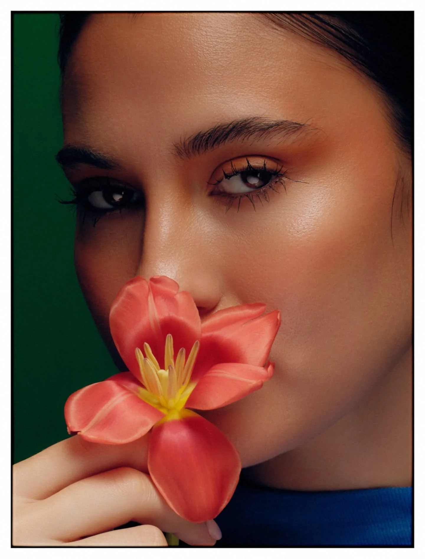 Life's a bite 🌸
&bull;
Creative Direction | Photography @kobla.dido
Talent @mashabasman
H&amp;M @veronikamoreira_ 
Stylist @styledbyindira 
BTS Content @bloomhunny