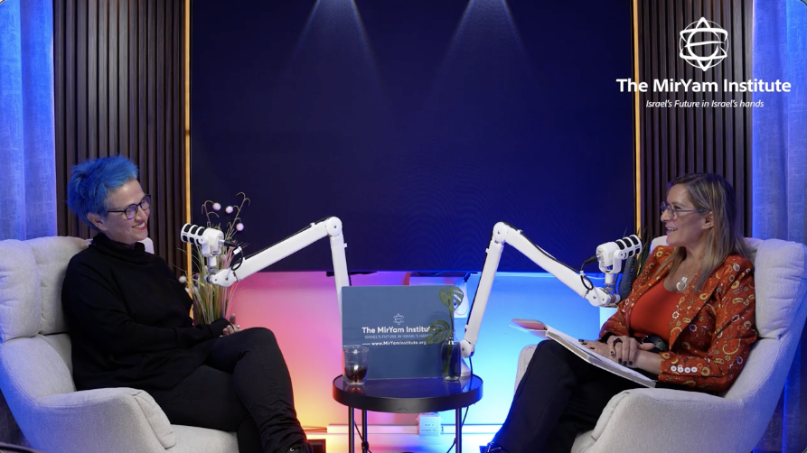 HEBREW PODCAST:    יד ביד ובלב פתוח עם רוזיתה פניני | פרק 14 - מכאב לאומנות: הסיפור של טל צ'צ'קס