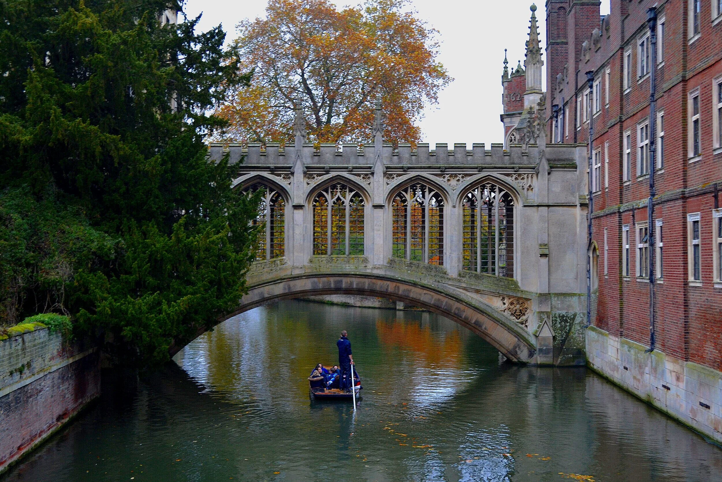    Online Courses    The Centre now offers online courses that can be taken by police agencies around the world without the need for personal attendance at Cambridge, fitting into operational requirements.   Read more  
