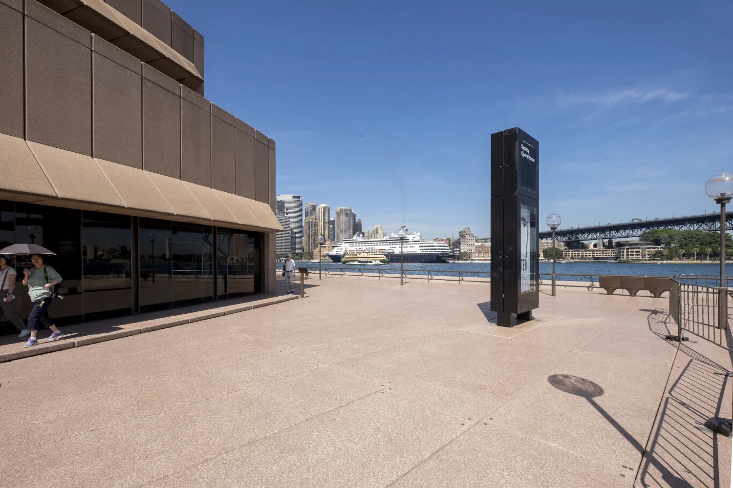 utzon_0802 roll over.jpg