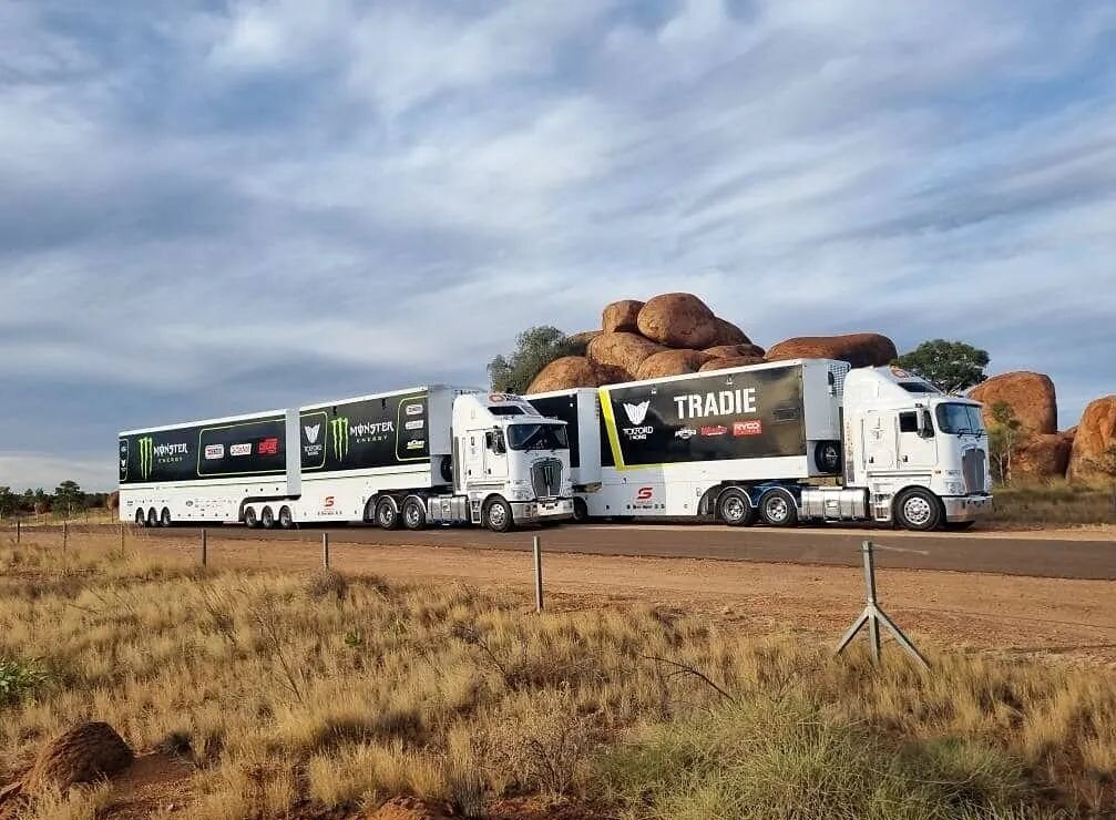 It's a beautiful backyard. 

📸: @TickfordRacing Transporters