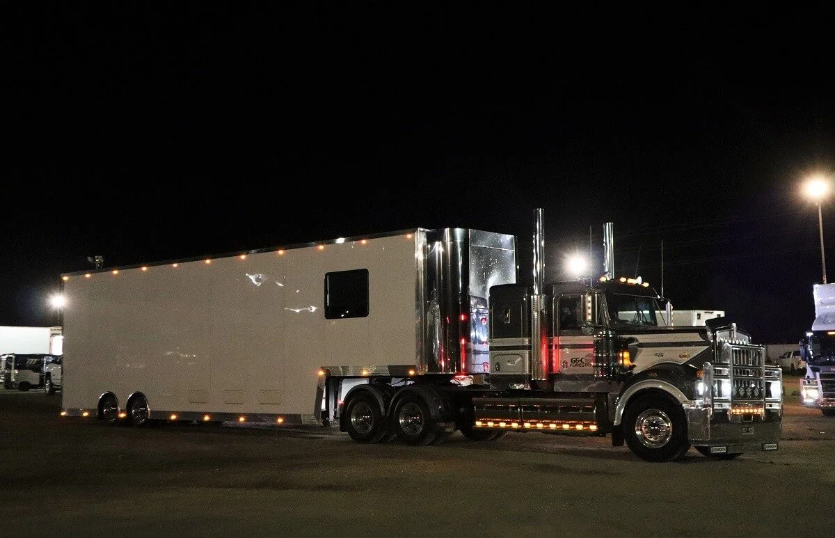 TaT_Super-Rods-Kenworth-Legend-900-transporter-Warrnambool_0222.jfif