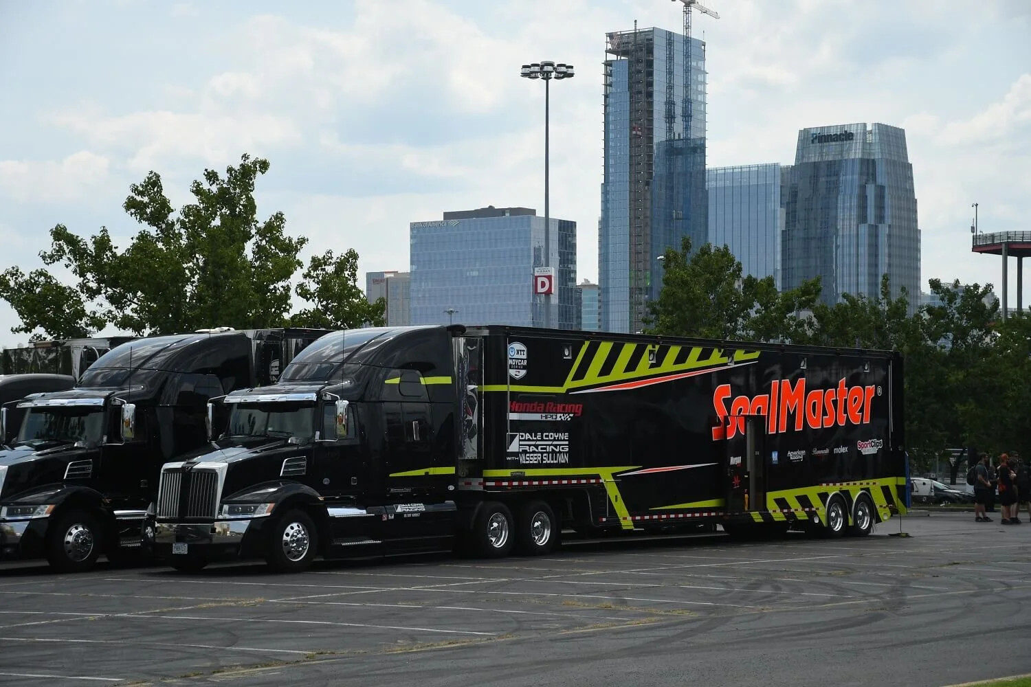 TaT_Dale-Coyne-Racing-IndyCar-hauler-Western-Star-5700XE_0921 - Copy.jfif