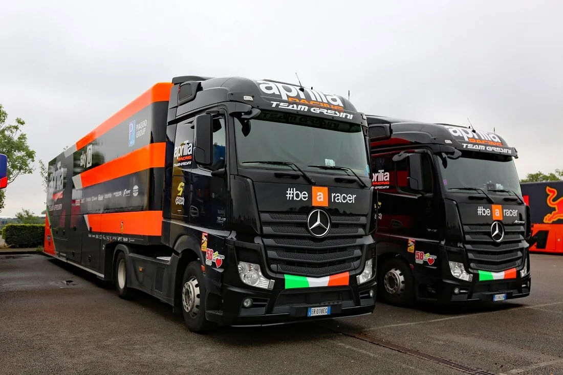 APRILLA MOTO GP SILVERSTONE 22.8 (1).JPG