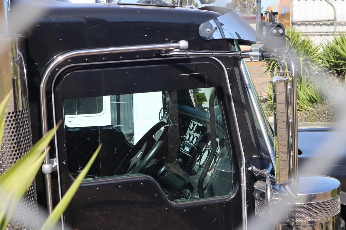 TaT_Kenworth-T909-interior_0222.jfif